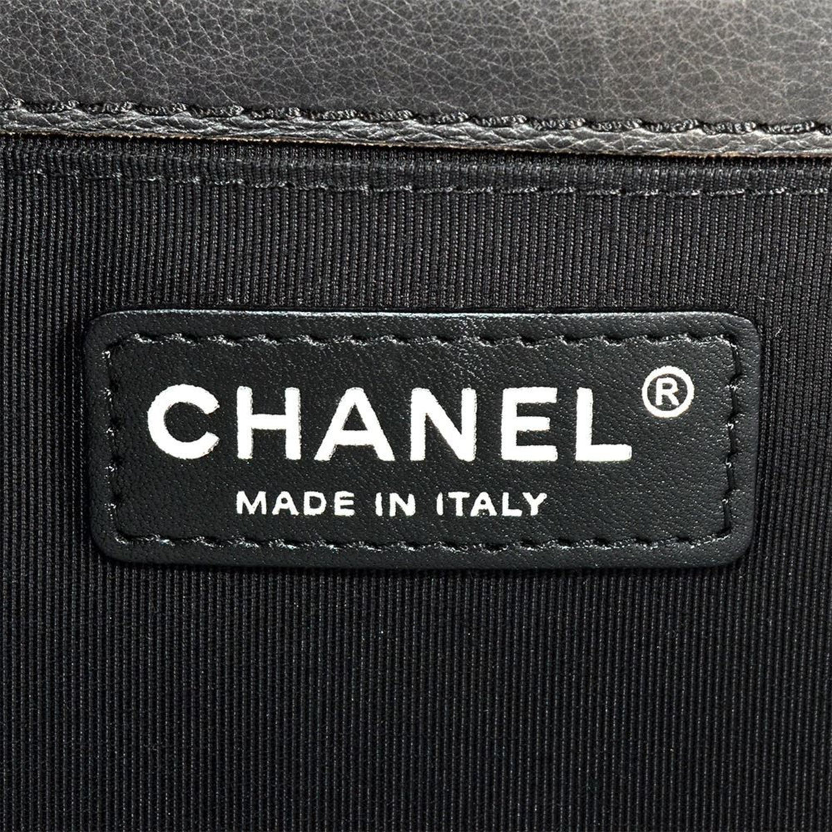 Chanel Black Leather Shoulder Bag (Pre-Owned)