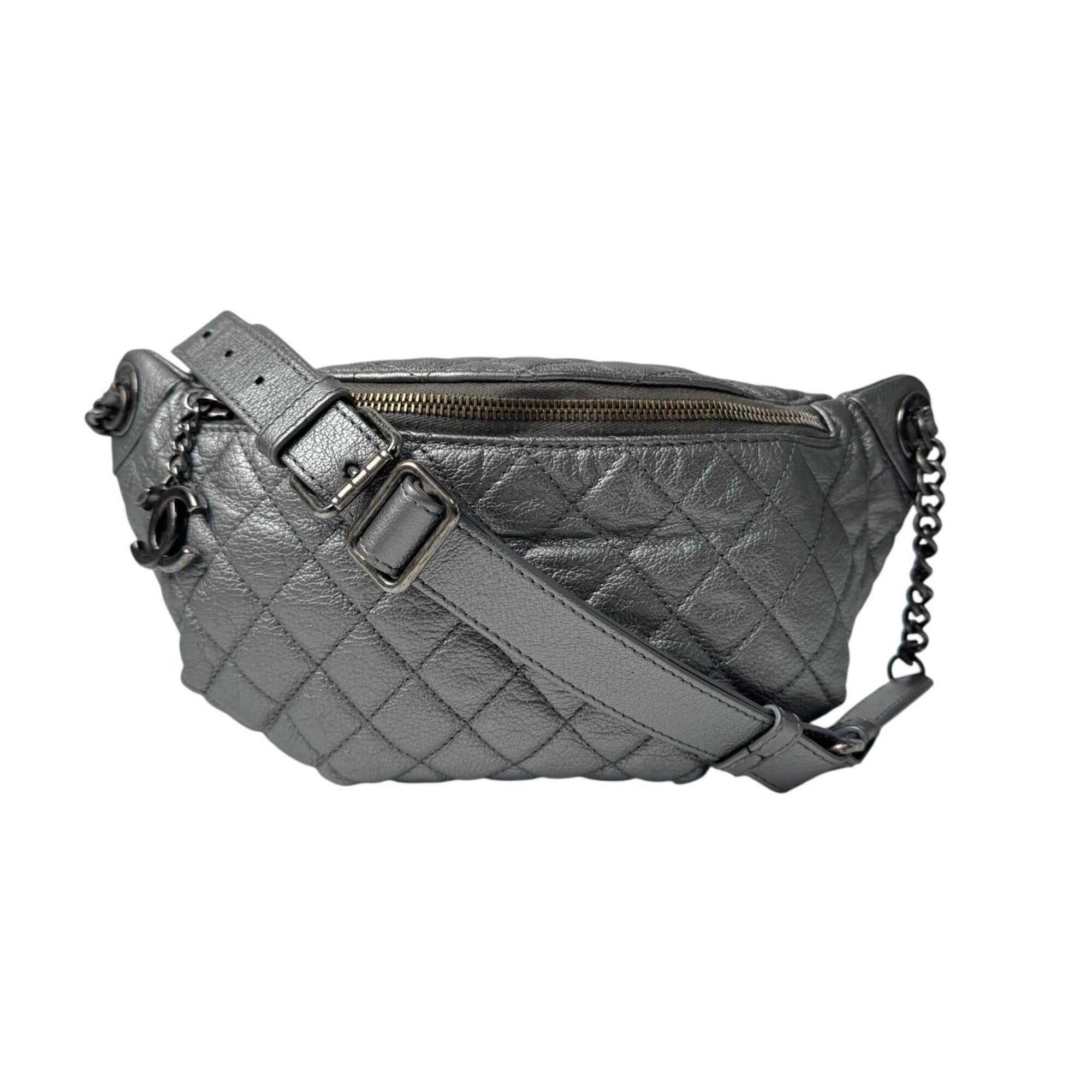 Chanel Silver Leather Fanny Pack (Pre-Owned)