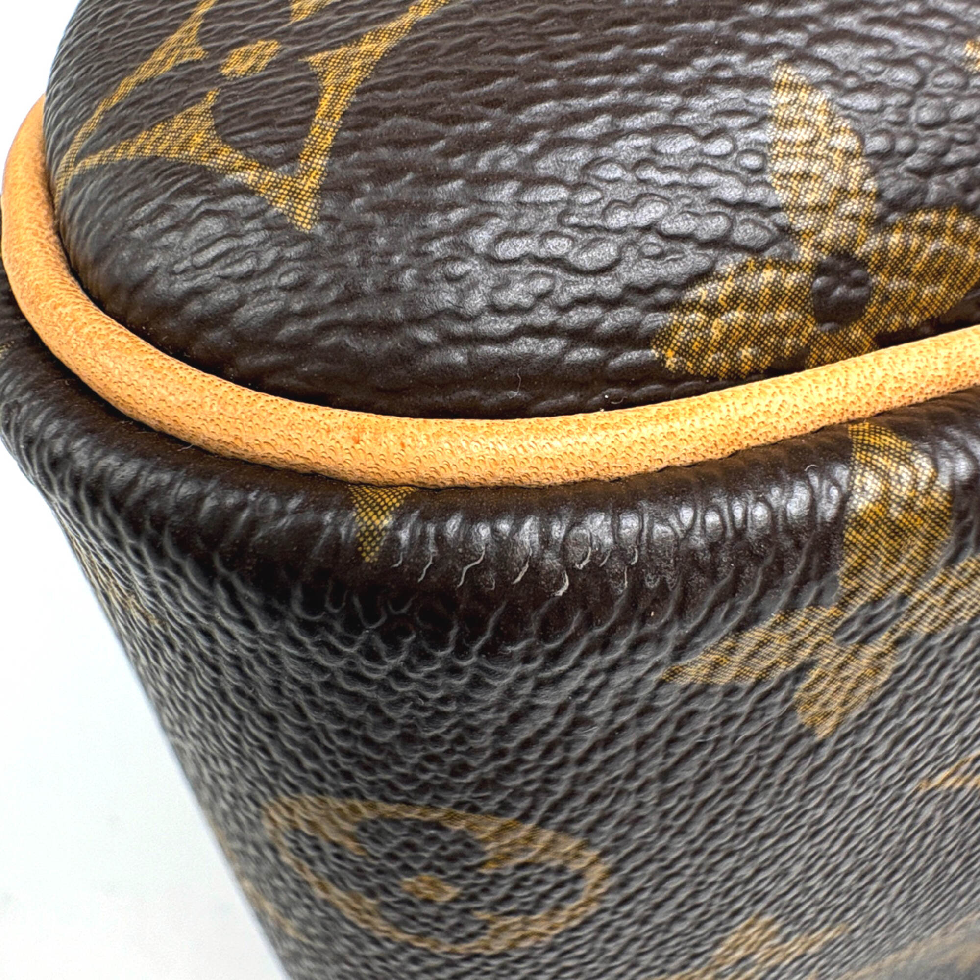 Louis Vuitton Brown Monogram Handbag (Pre-Owned)