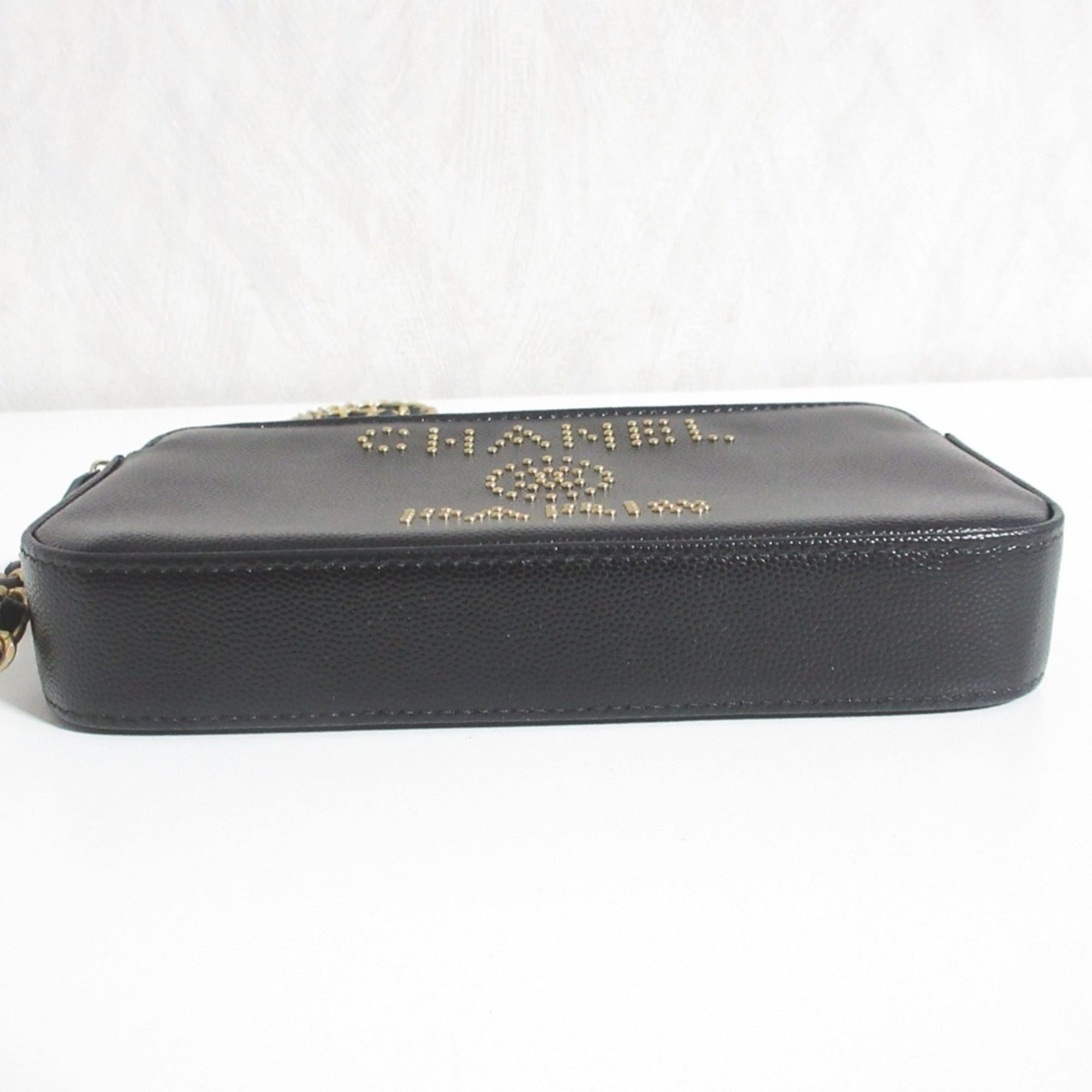 Chanel Black Grained Calfskin Shoulder Bag (Pre-Owned)