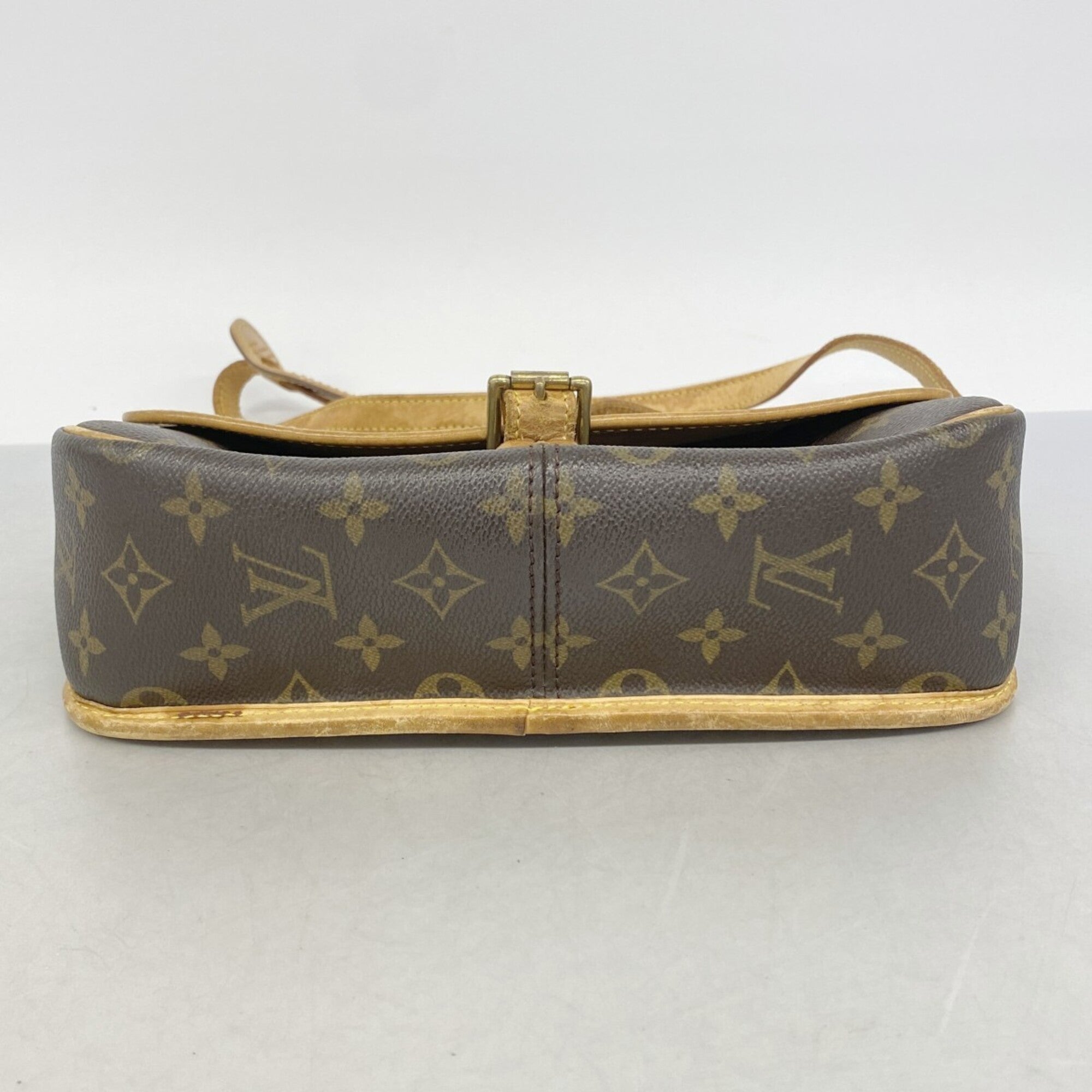 Louis Vuitton Brown Shoulder Bag (Pre-Owned)