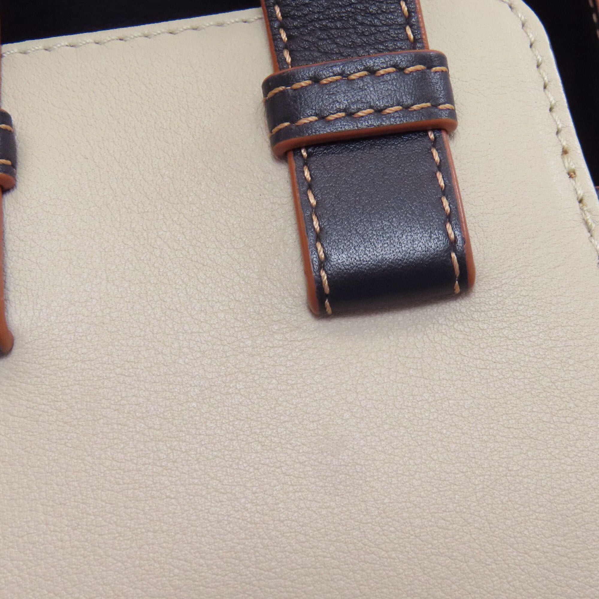 Loewe Beige Black Canvas Leather Handbag (Pre-Owned)