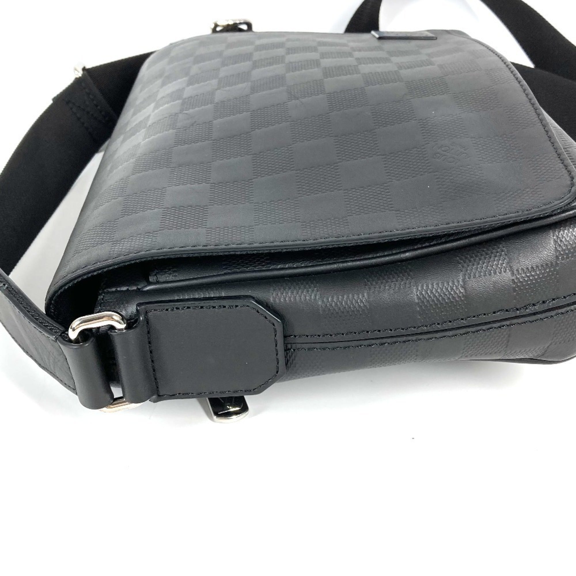 Louis Vuitton Black Noir Damier Infini Messenger Bag Shoulder Bag (Pre-Owned)