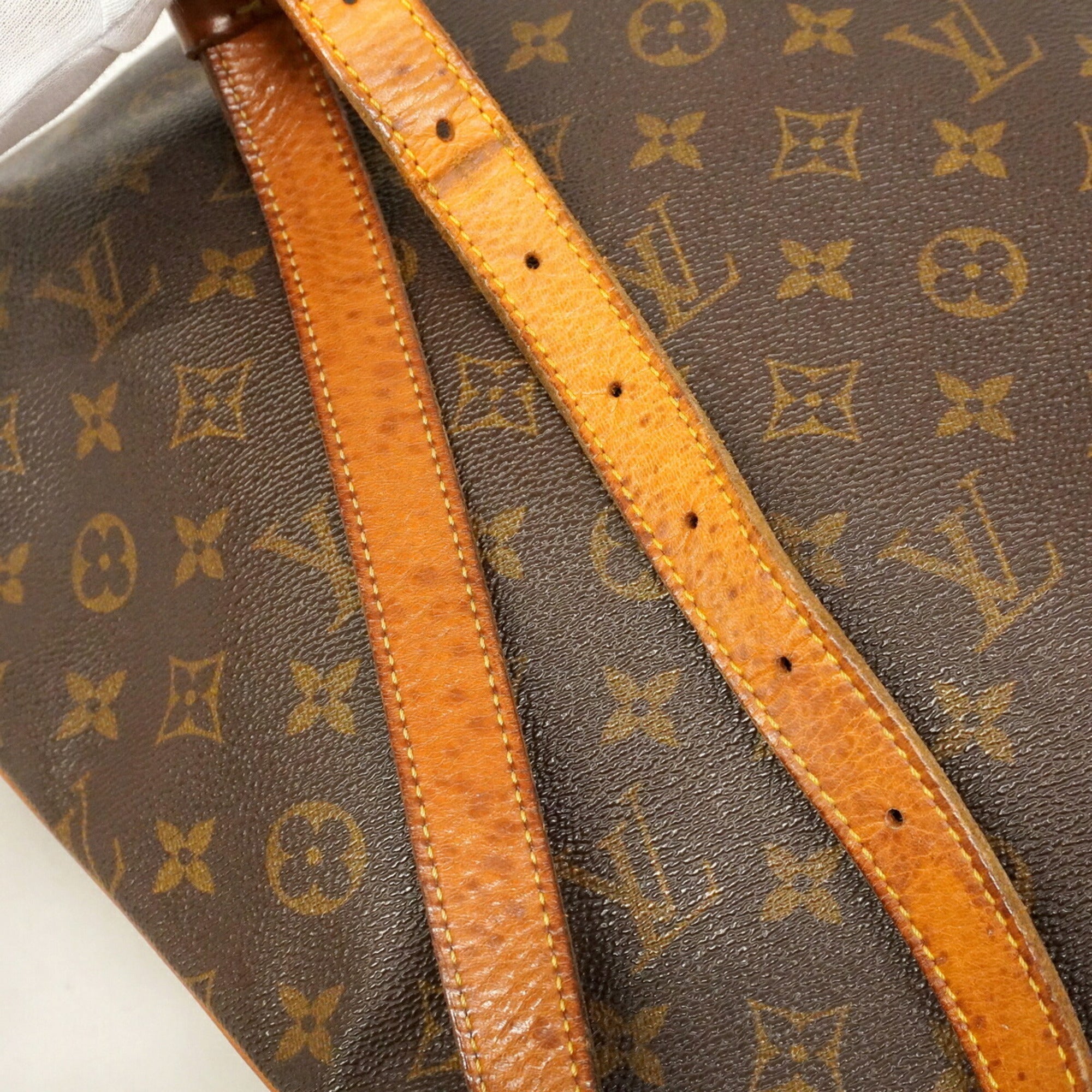 Louis Vuitton Brown Shoulder Bag (Pre-Owned)