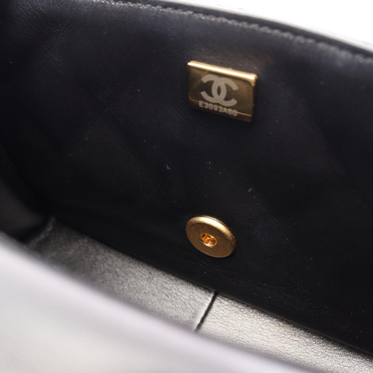Chanel Black Leather Handbag Shoulder Bag (Pre-Owned)