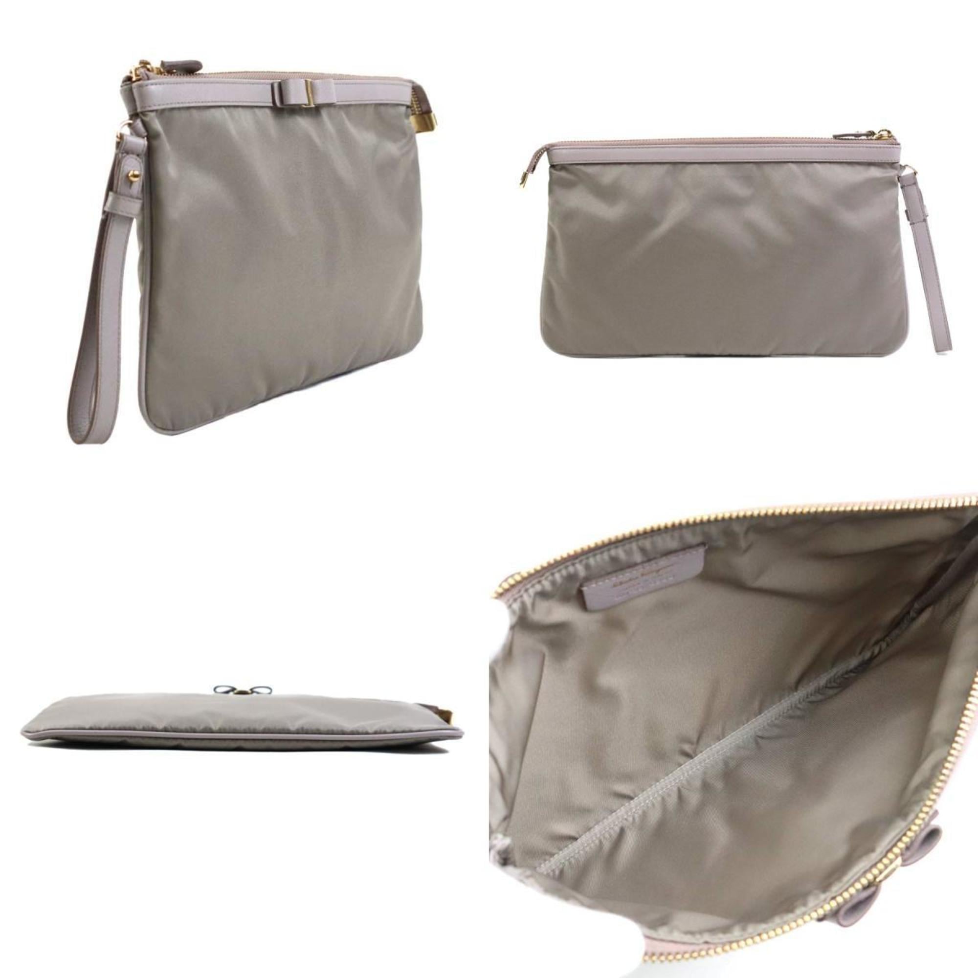 Salvatore Ferragamo Gray Nylon Leather Clutch Bag (Pre-Owned)