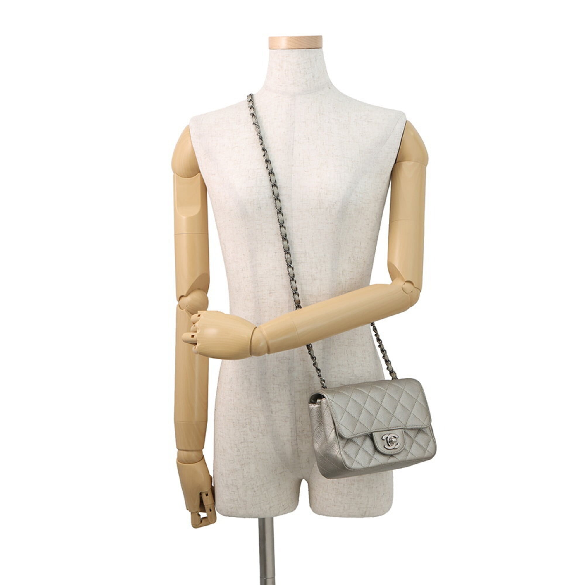 Chanel Matelasse Silver Grained Calfskin Handbag Shoulder Bag (Pre-Owned)
