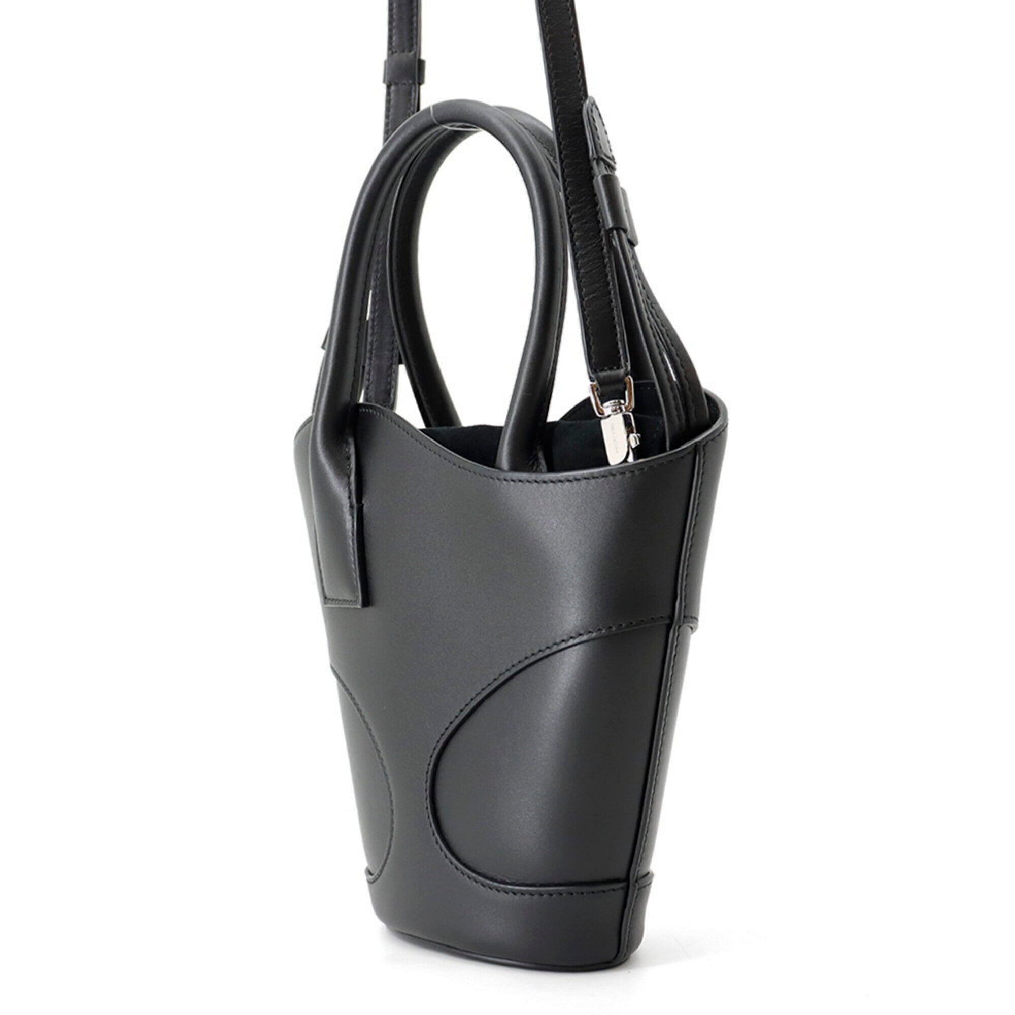 Salvatore Ferragamo Black Leather Handbag (Pre-Owned)