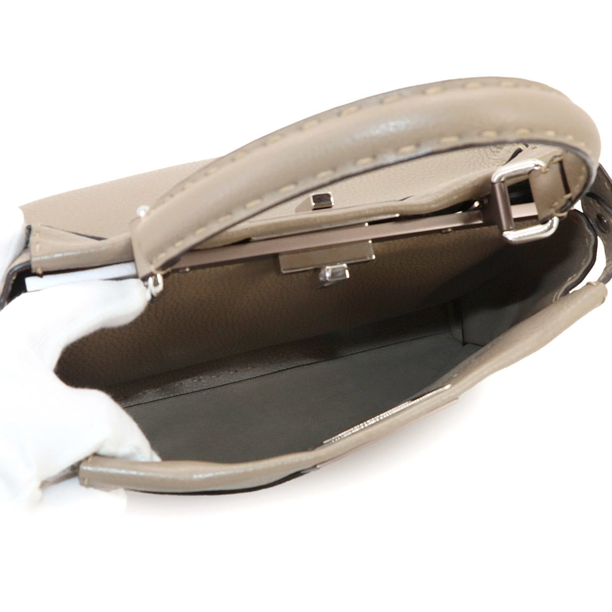 Fendi Beige Leather Handbag (Pre-Owned)
