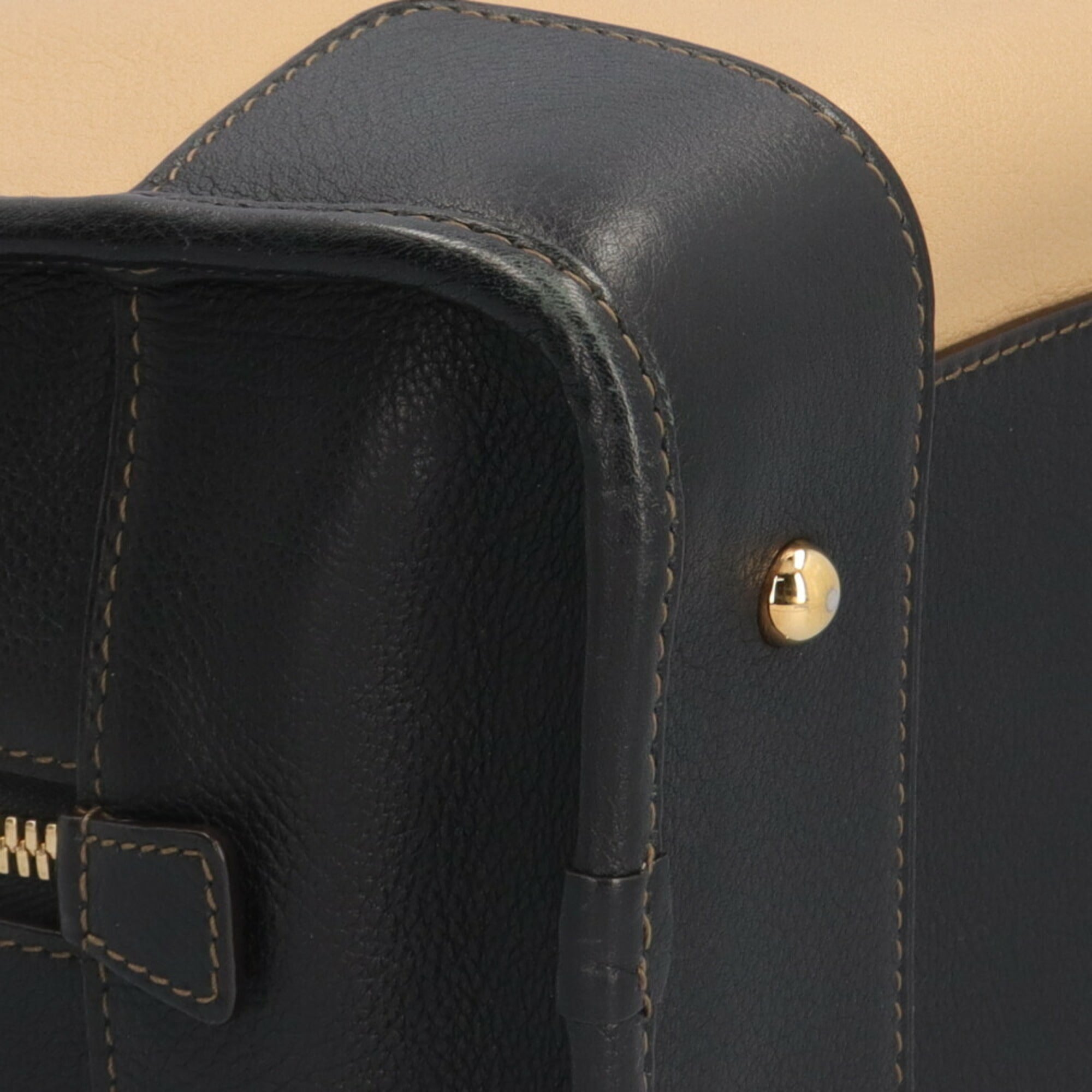 Loewe Beige Black Leather Handbag (Pre-Owned)