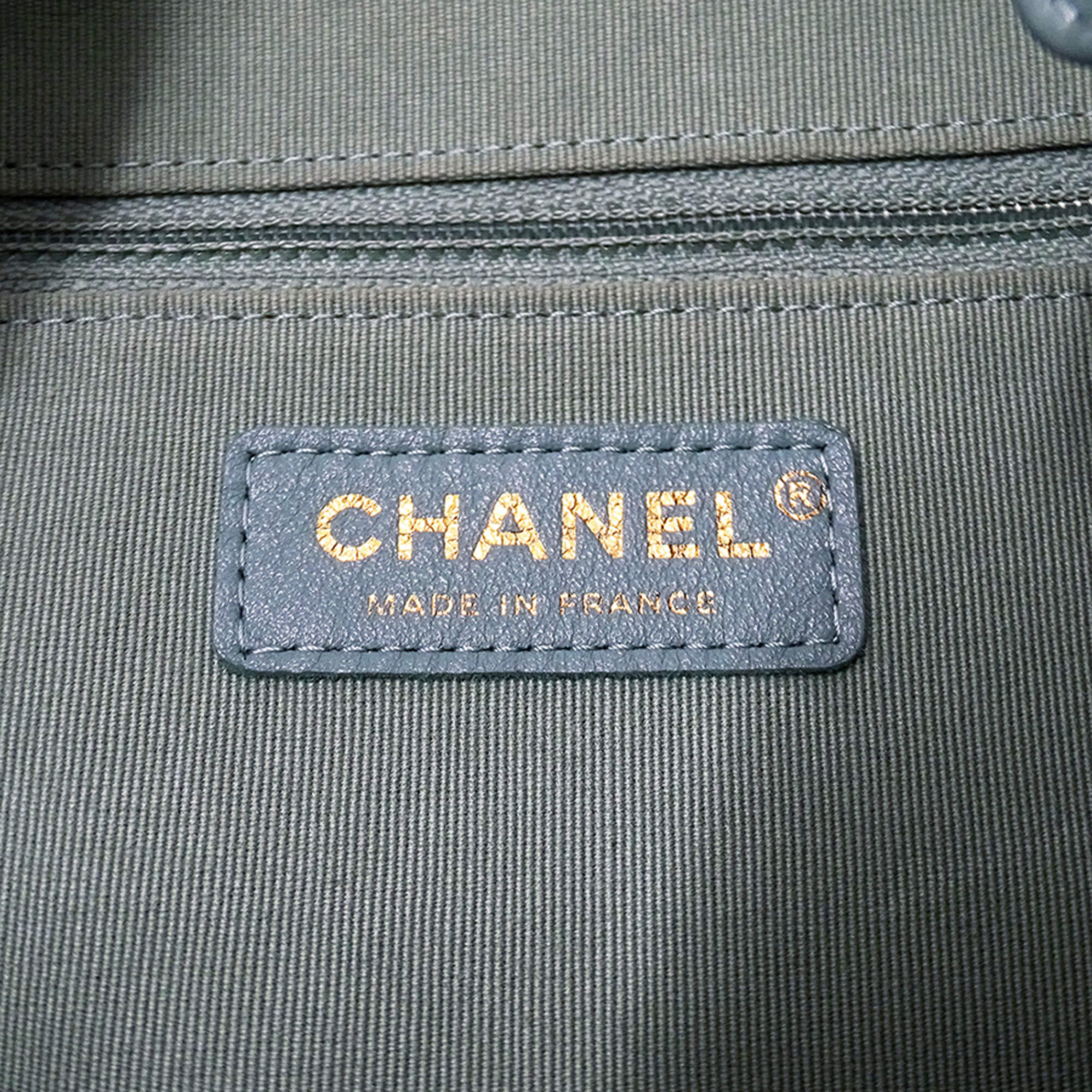 Chanel Green Leather Handbag Shoulder Bag (Pre-Owned)