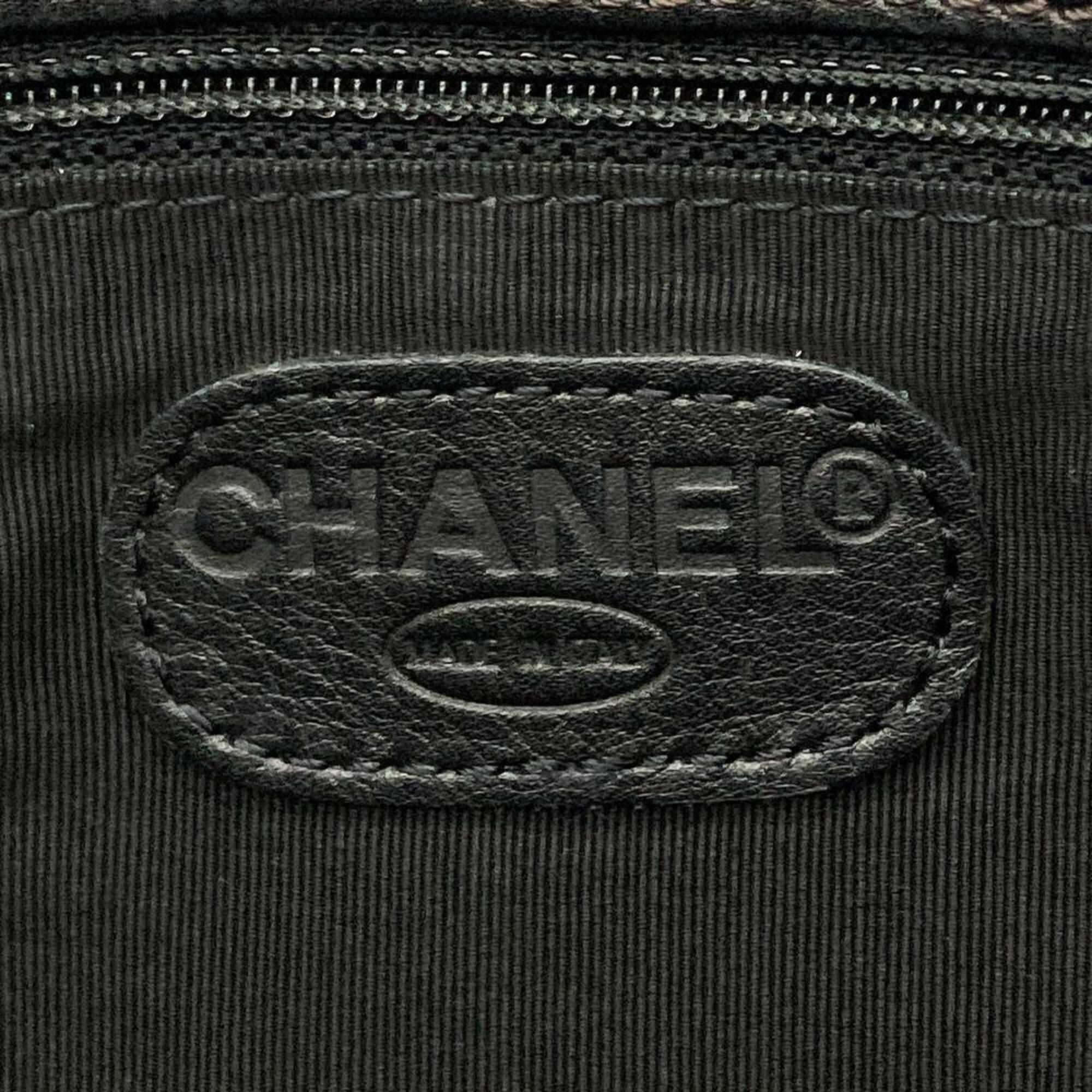 Chanel Black Leather Shoulder Bag (Pre-Owned)