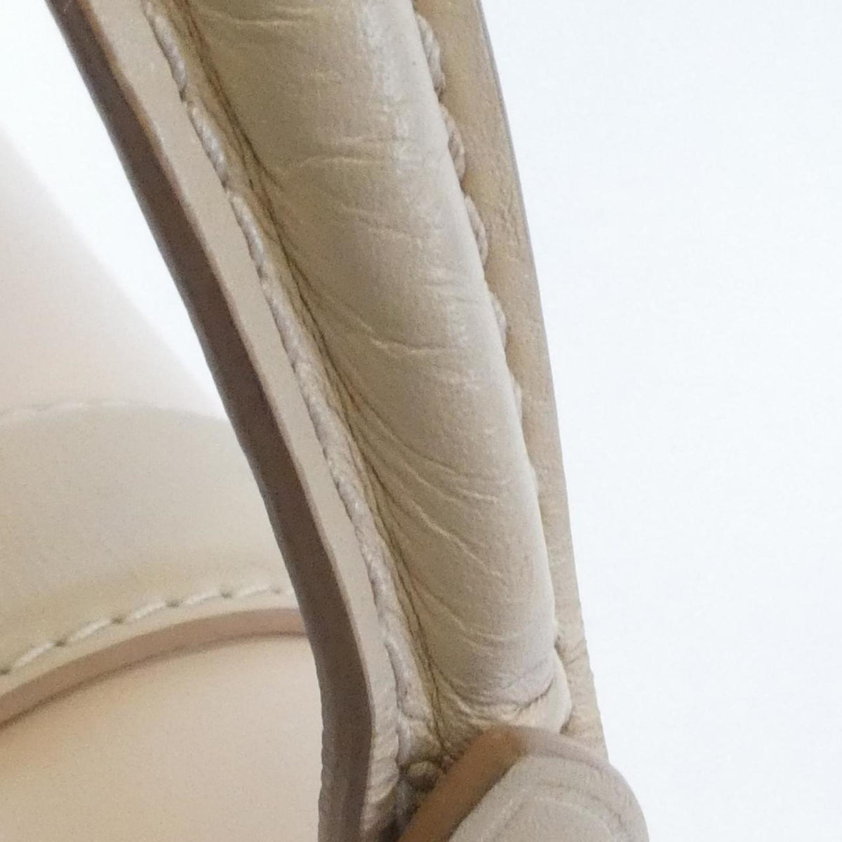 Louis Vuitton Cream Leather Handbag (Pre-Owned)