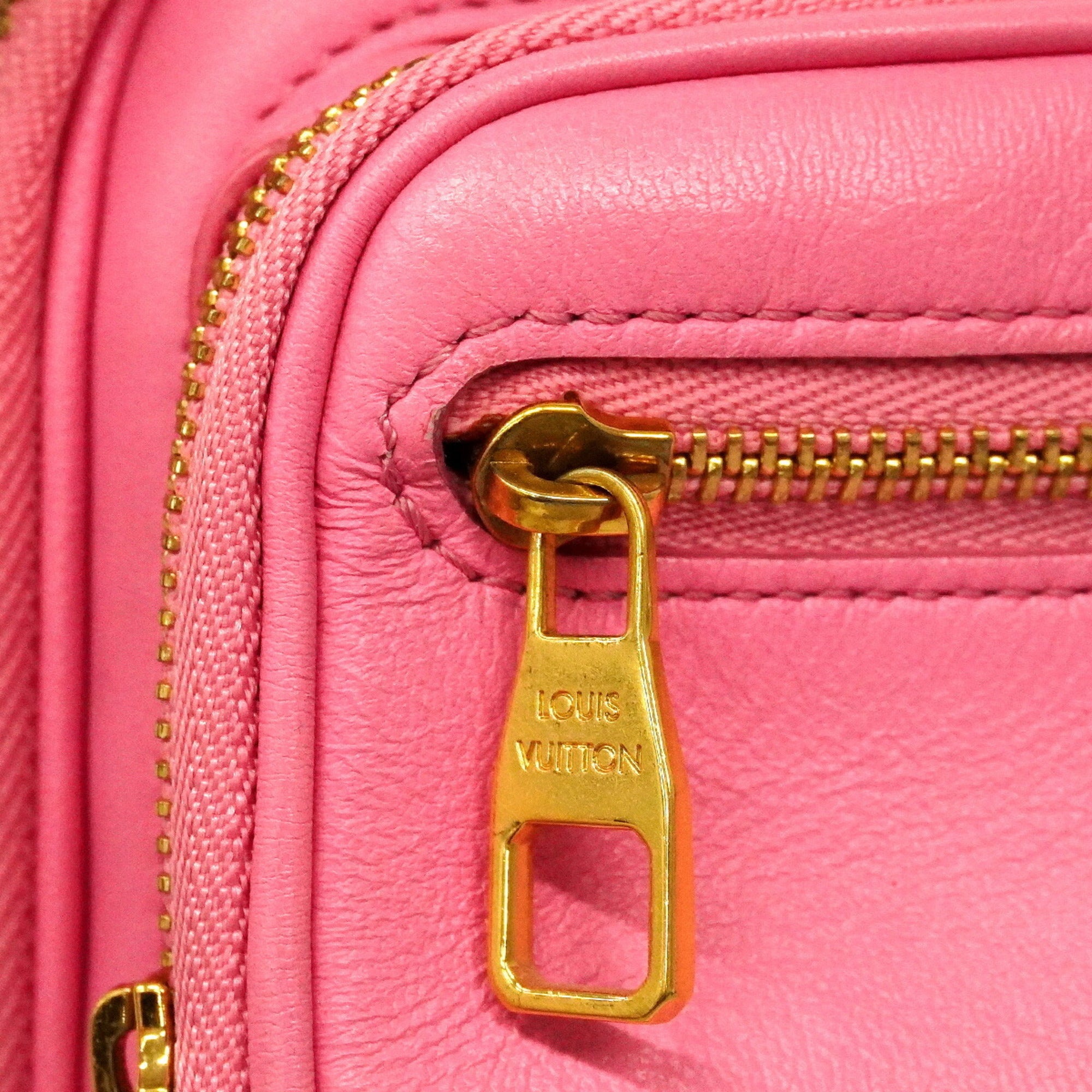 Louis Vuitton Rose Sling Bag (Pre-Owned)