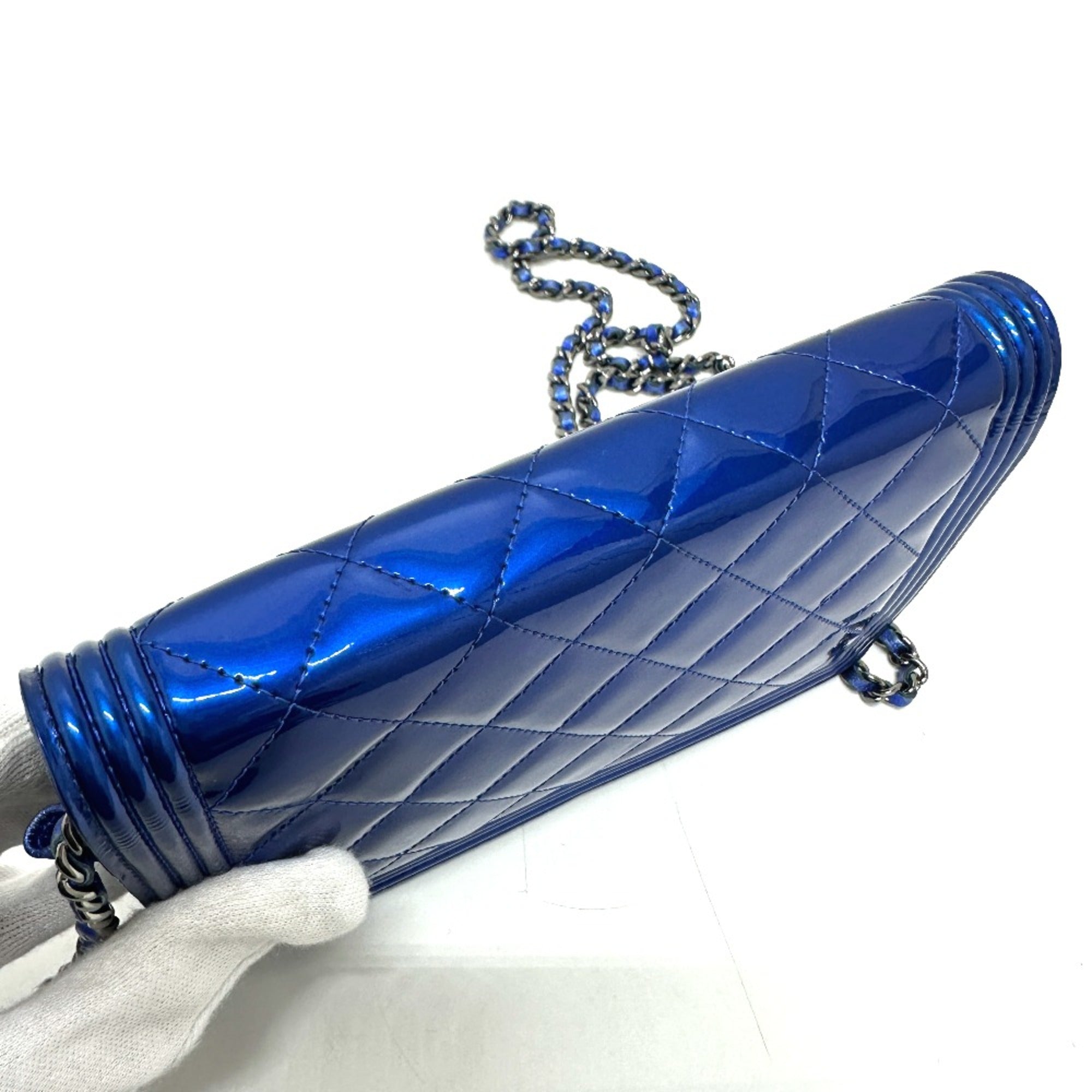 Chanel Blue Leather Shoulder Bag (Pre-Owned)