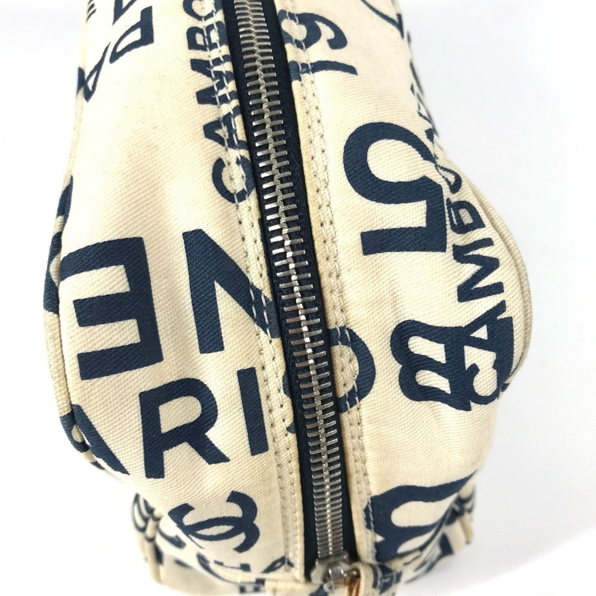 Chanel Navy White Canvas Clutch Bag (Pre-Owned)