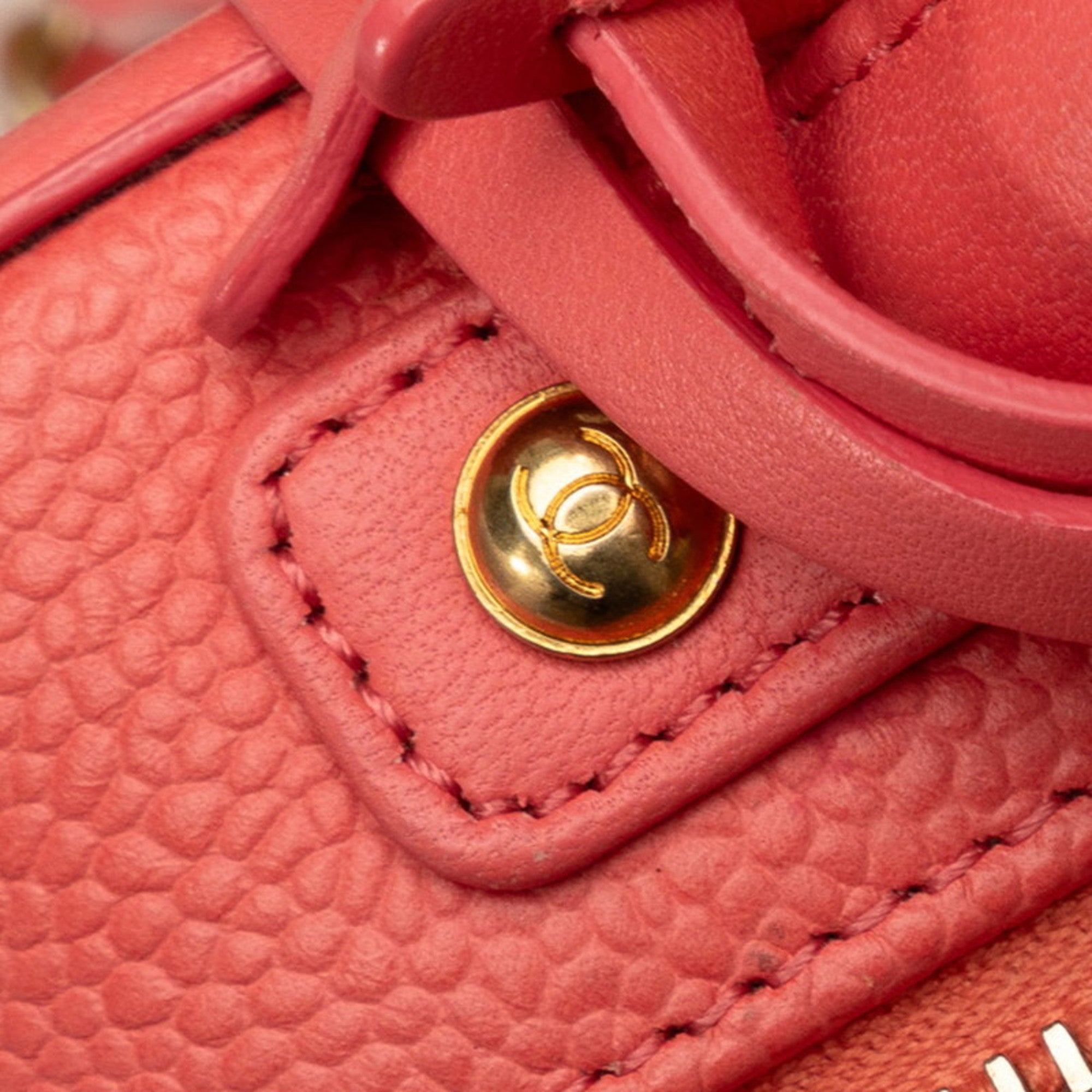 Chanel Pink Grained Calfskin Handbag Shoulder Bag (Pre-Owned)
