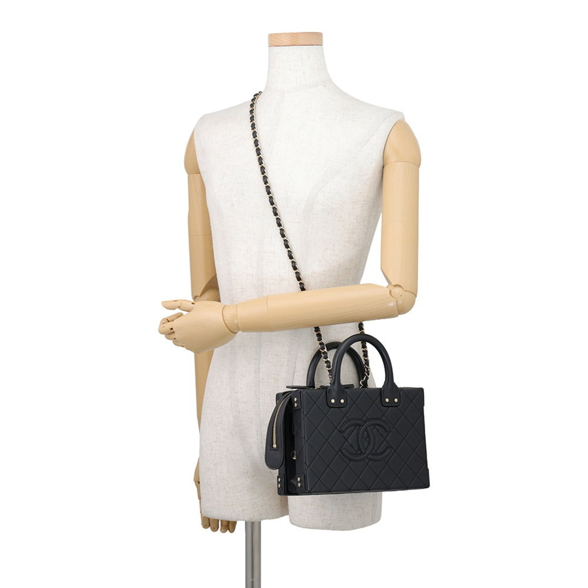 Chanel Matelasse Black Leather Handbag Shoulder Bag Vanity Bag (Pre-Owned)