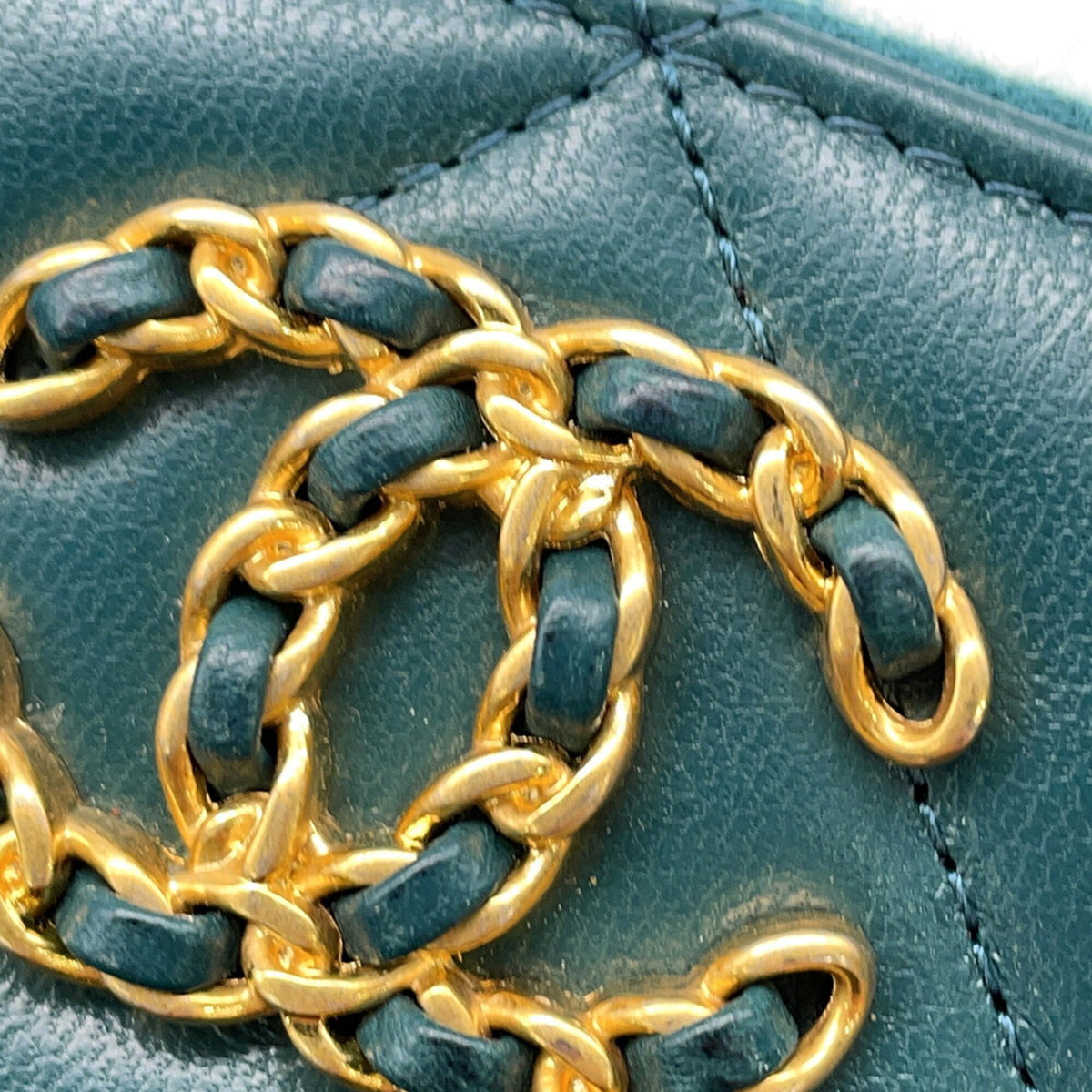 Chanel Dark Green Leather Long Wallet (Bi-Fold) (Pre-Owned)