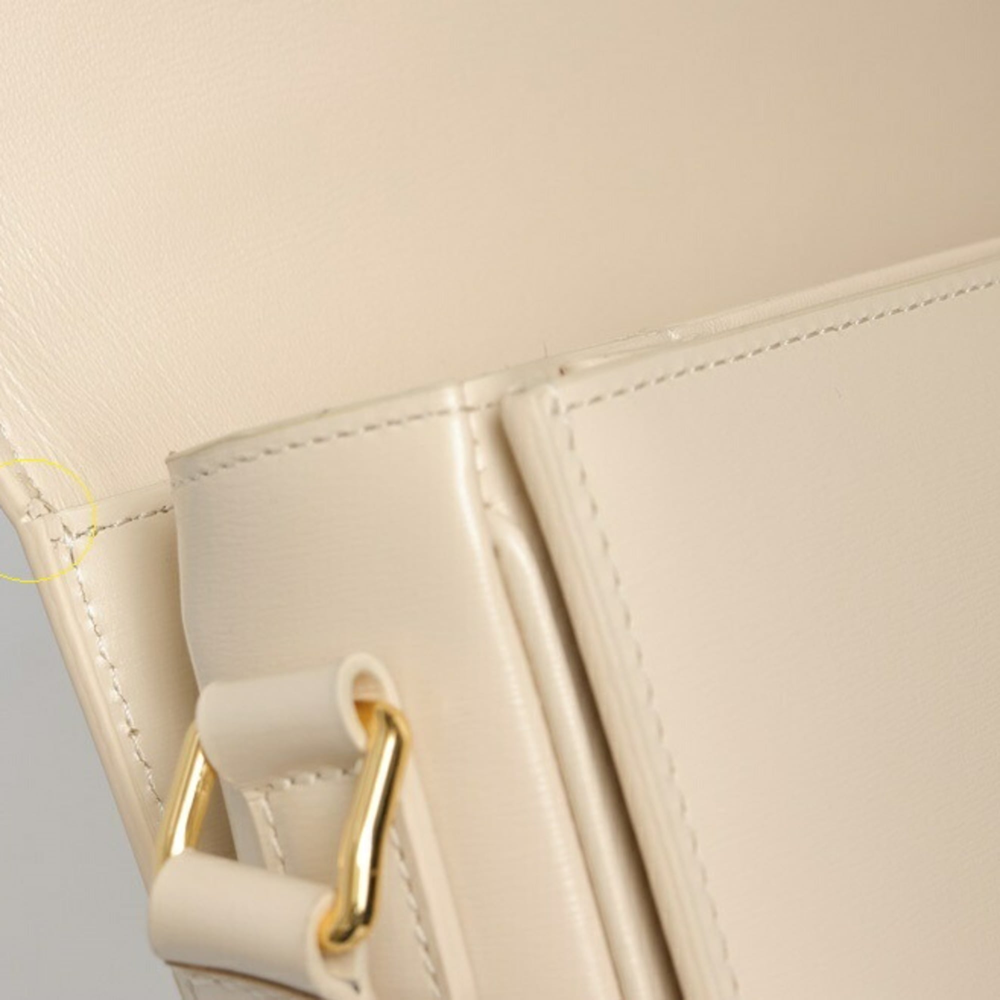 Celine Ivory Leather Shoulder Bag (Pre-Owned)