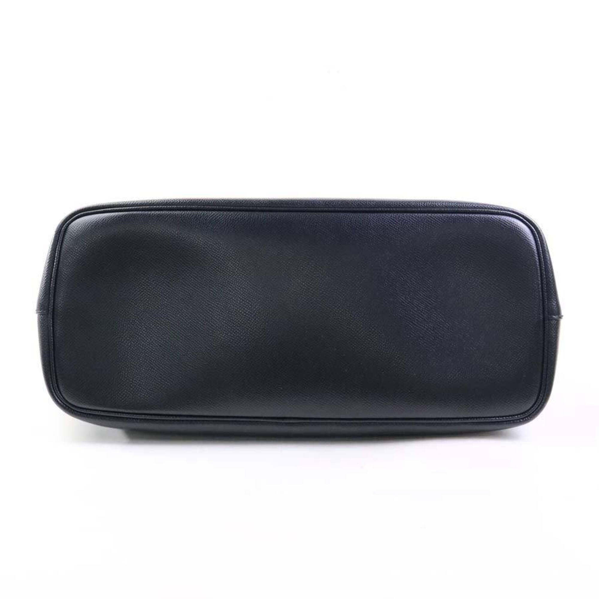 Salvatore Ferragamo Black Leather Shoulder Bag (Pre-Owned)