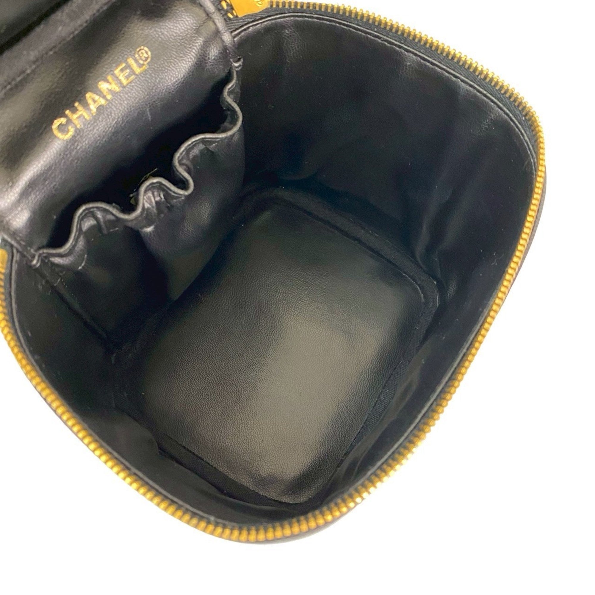 Chanel Black Grained Calfskin Handbag Vanity Bag (Pre-Owned)