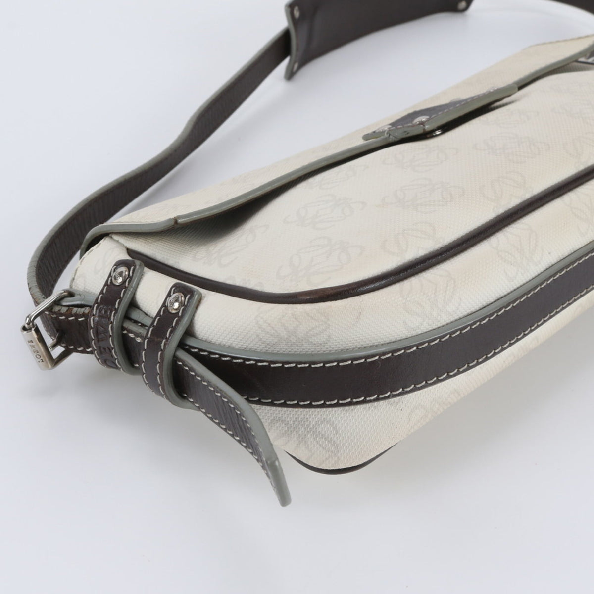 Loewe Brown Ivory Leather Coated Canvas Handbag Shoulder Bag (Pre-Owned)