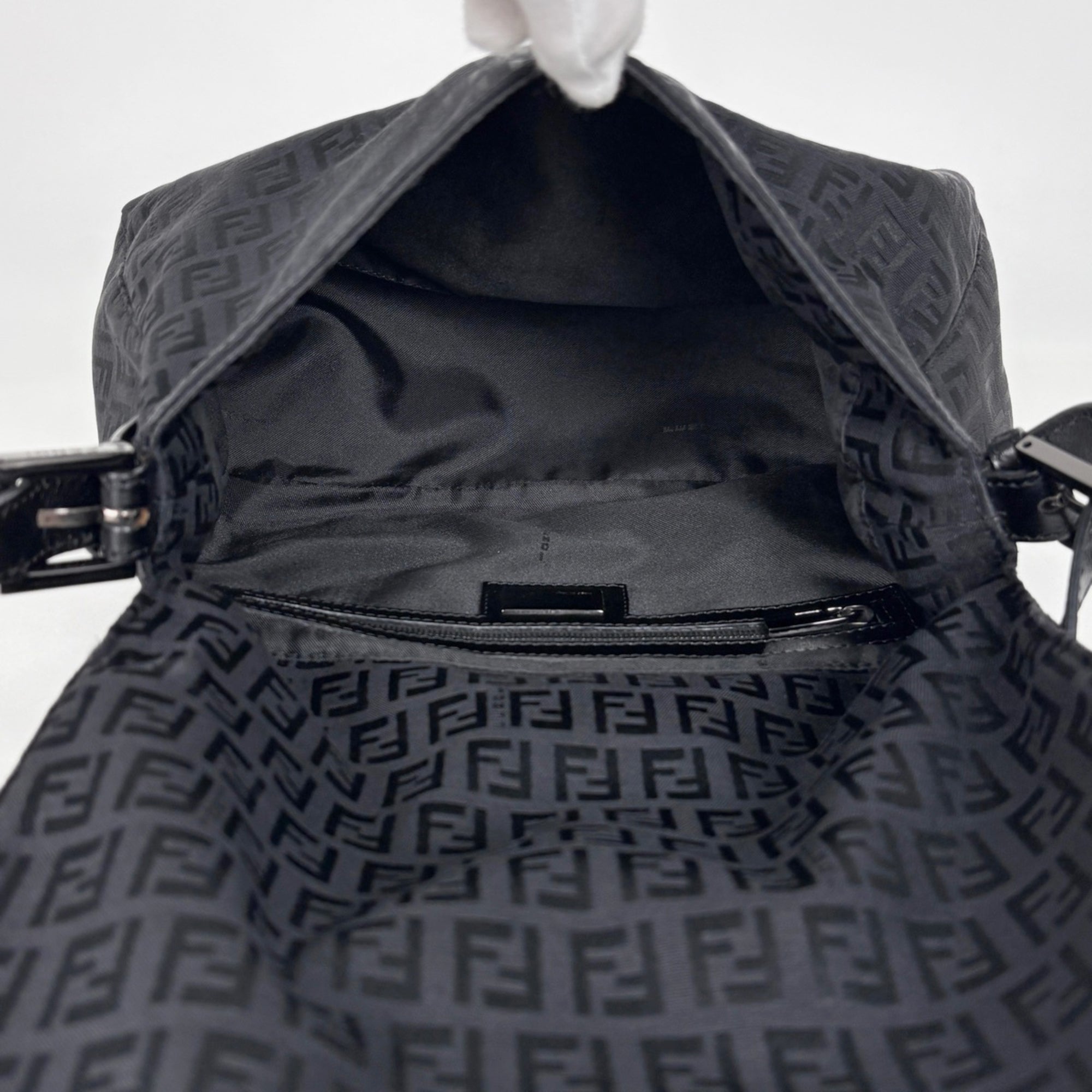 Fendi Zucchino Black Canvas Leather Shoulder Bag (Pre-Owned)