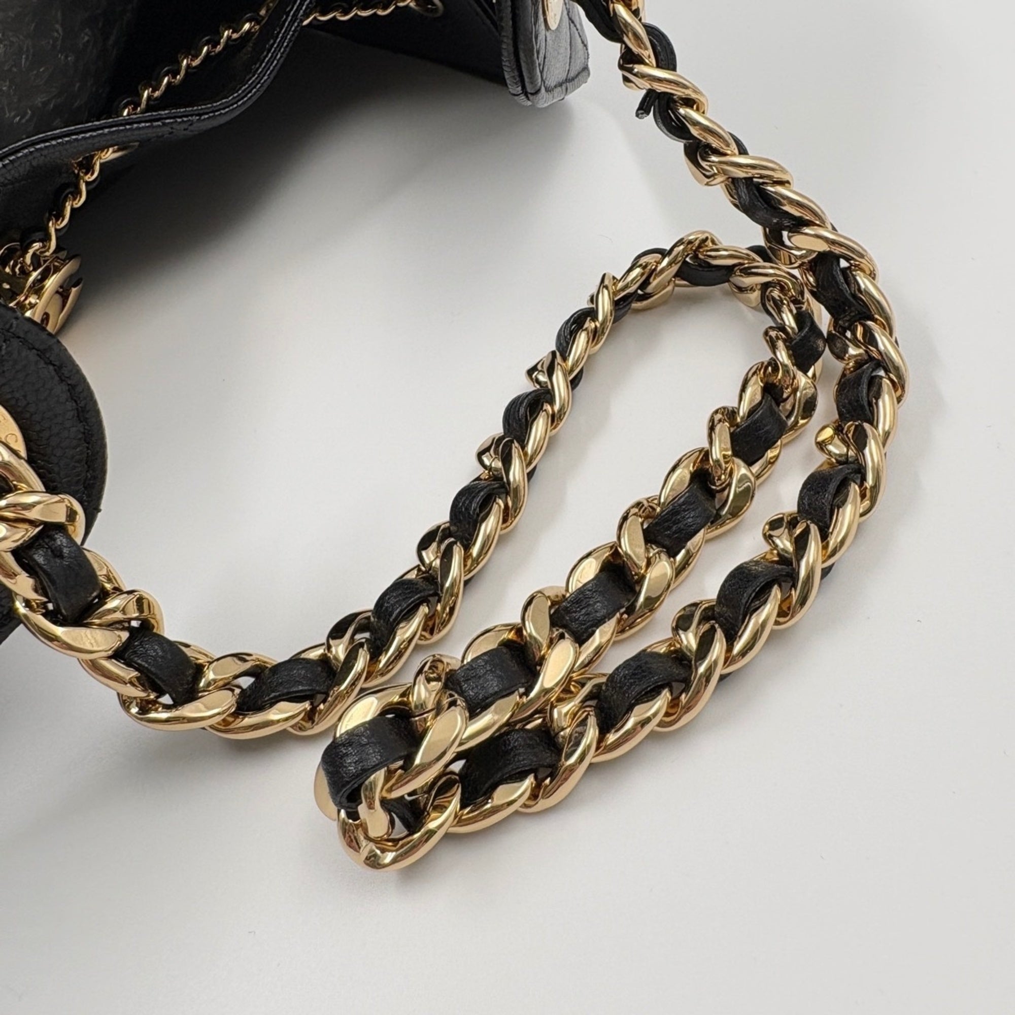 Chanel Black Handbag (Pre-Owned)