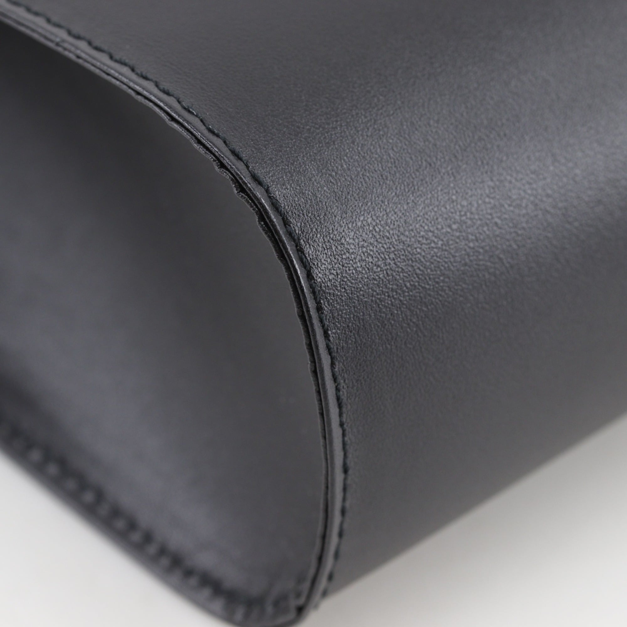 Dunhill Leather Clutch Bag (Pre-Owned)