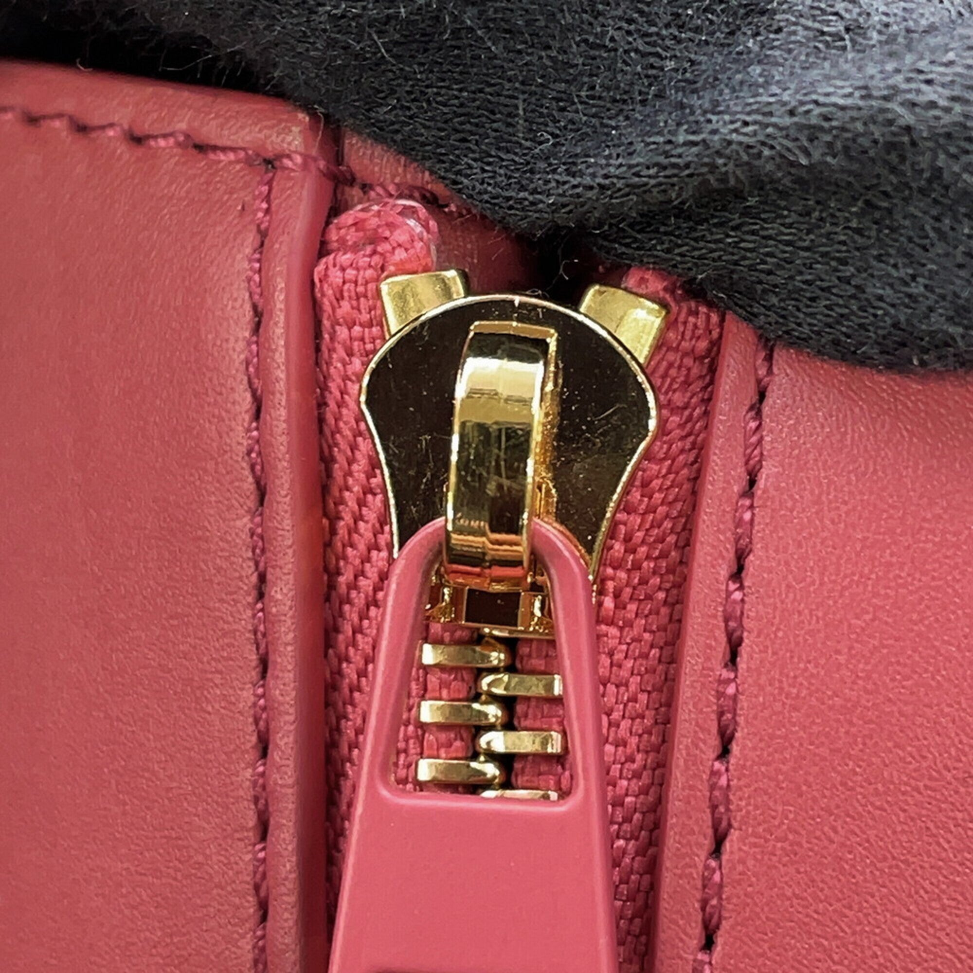 Loewe Hammock Gold Leather Handbag (Pre-Owned)