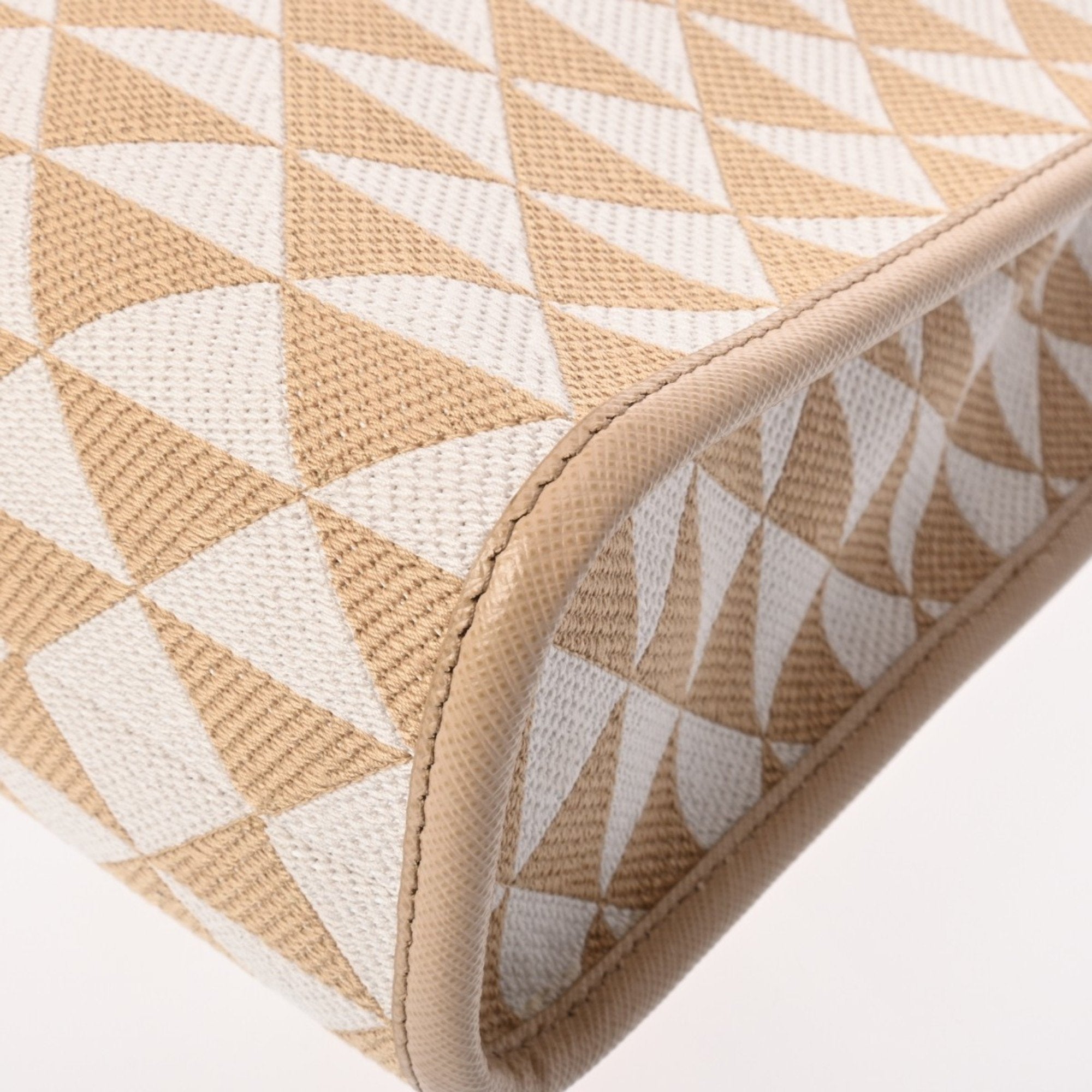 Prada Beige Tote Bag (Pre-Owned)