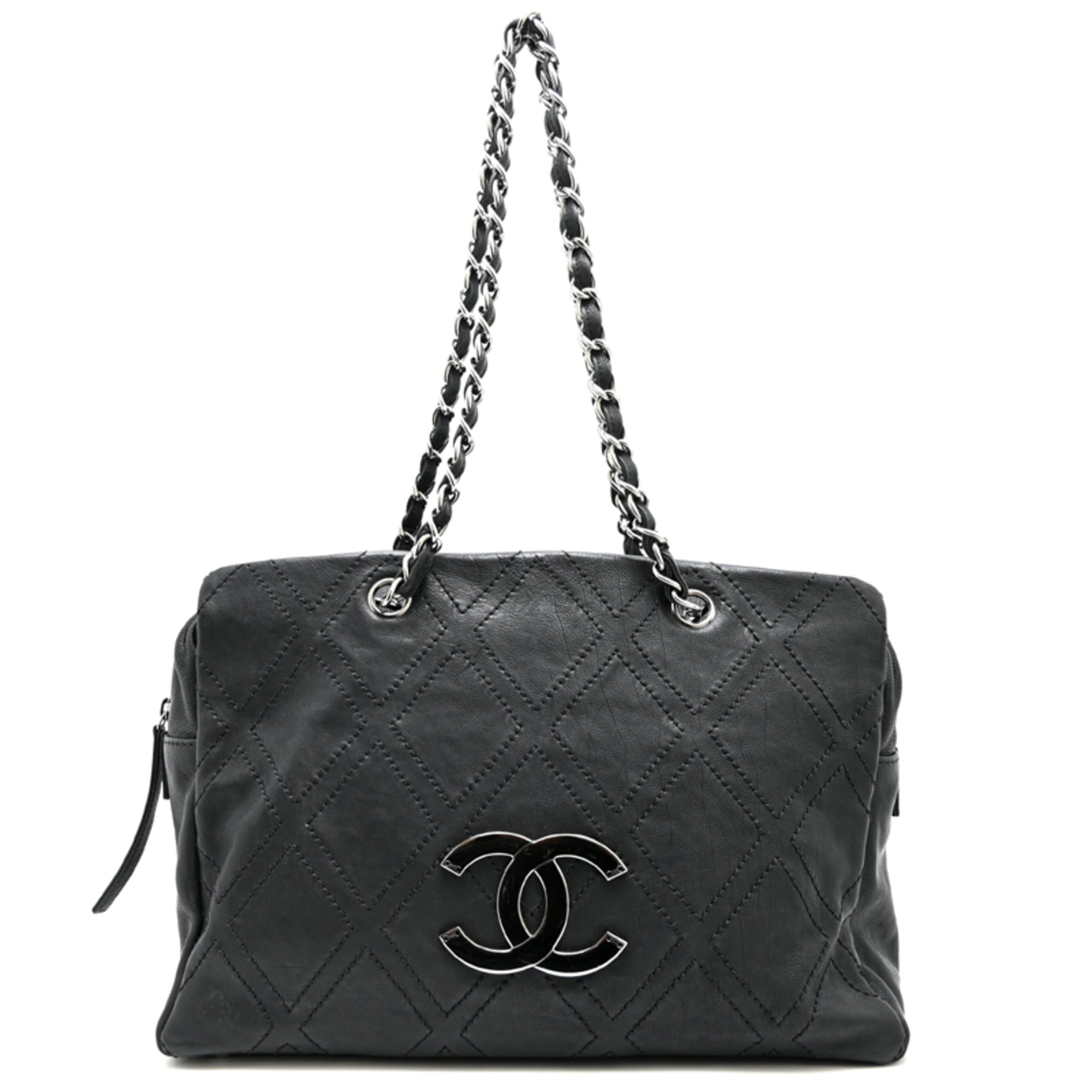 Chanel Black Leather Shoulder Bag (Pre-Owned)