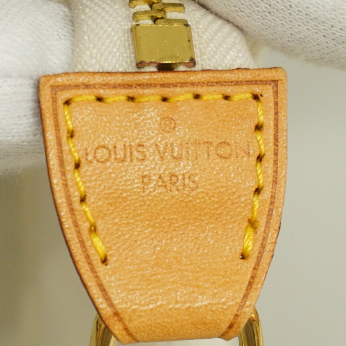 Louis Vuitton Ecru Handbag (Pre-Owned)
