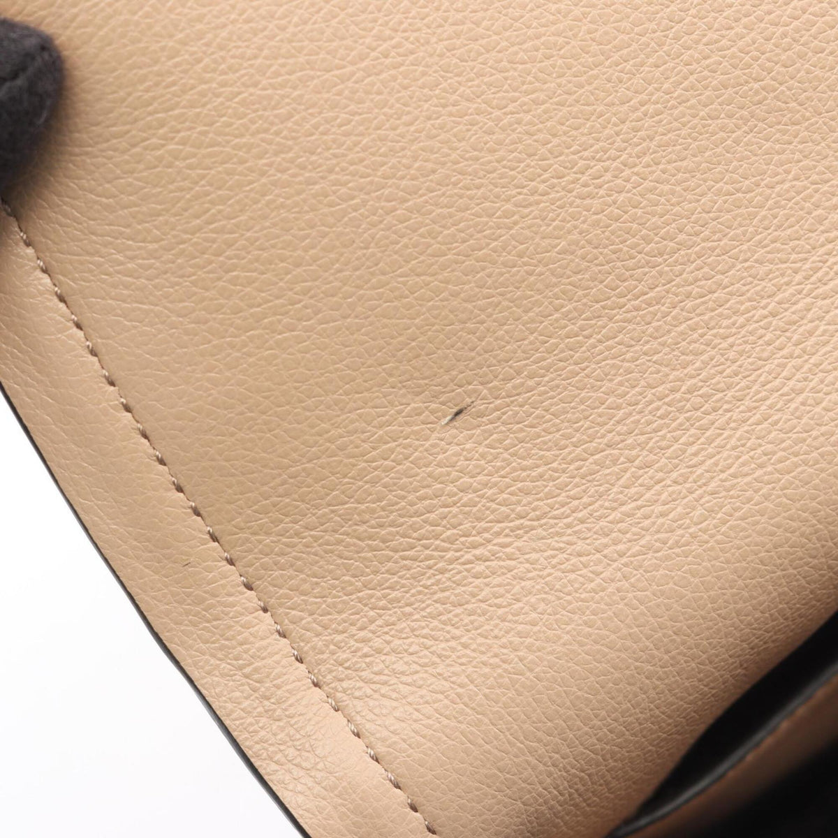 Prada Beige Leather Handbag Shoulder Bag (Pre-Owned)