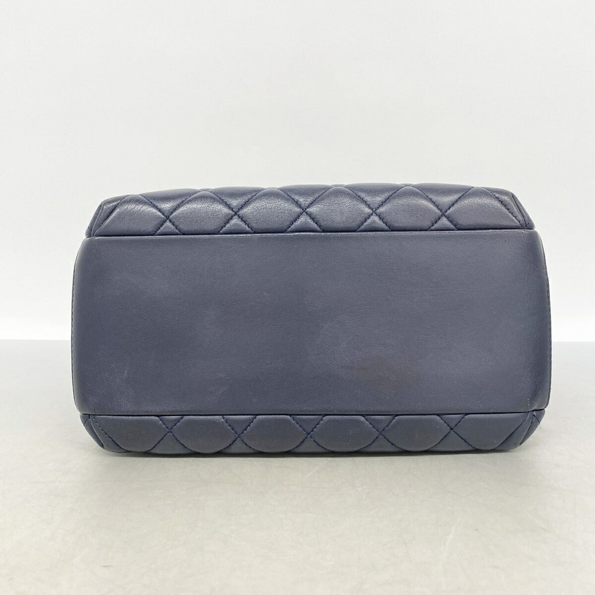 Chanel Navy Leather Handbag (Pre-Owned)