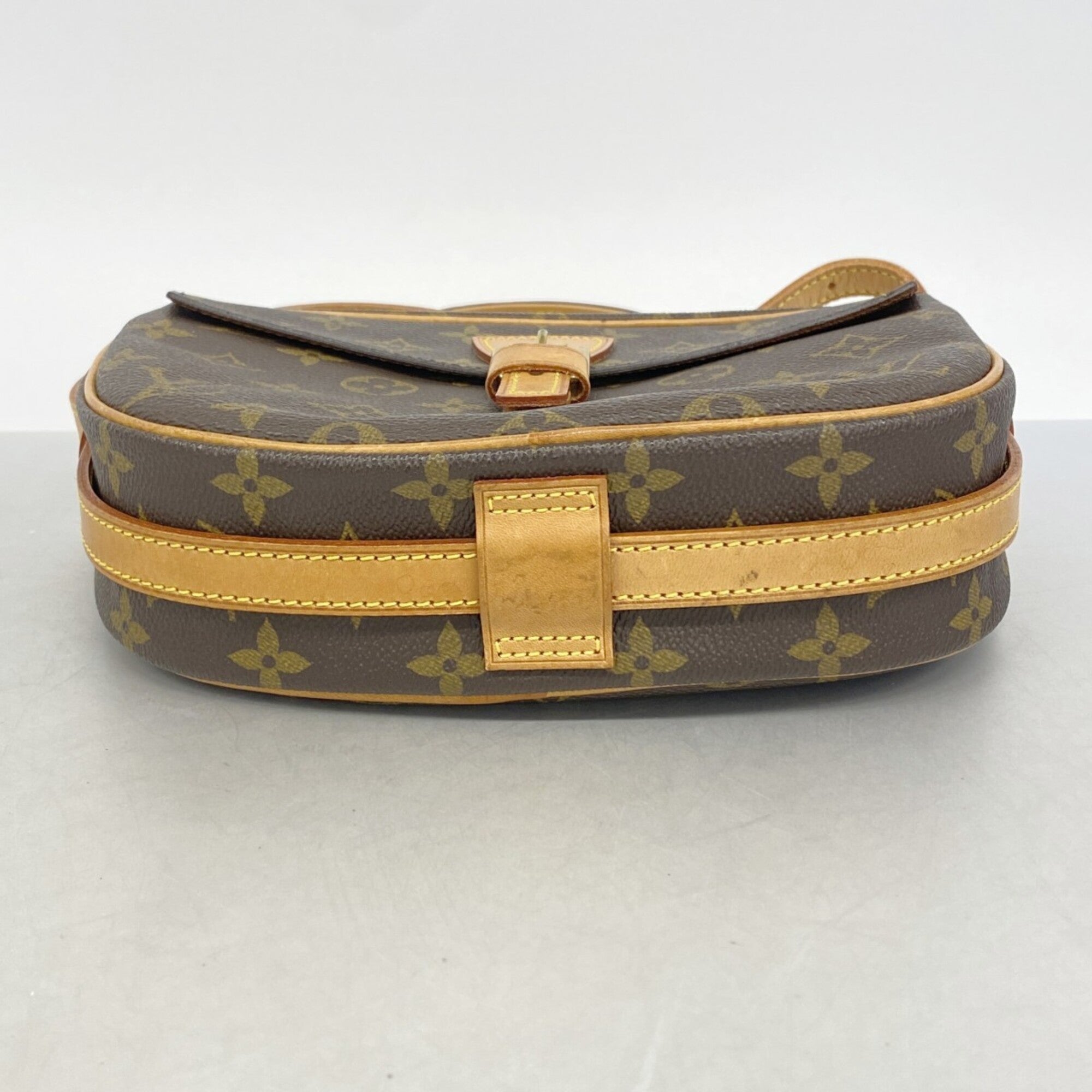 Louis Vuitton Brown Shoulder Bag (Pre-Owned)