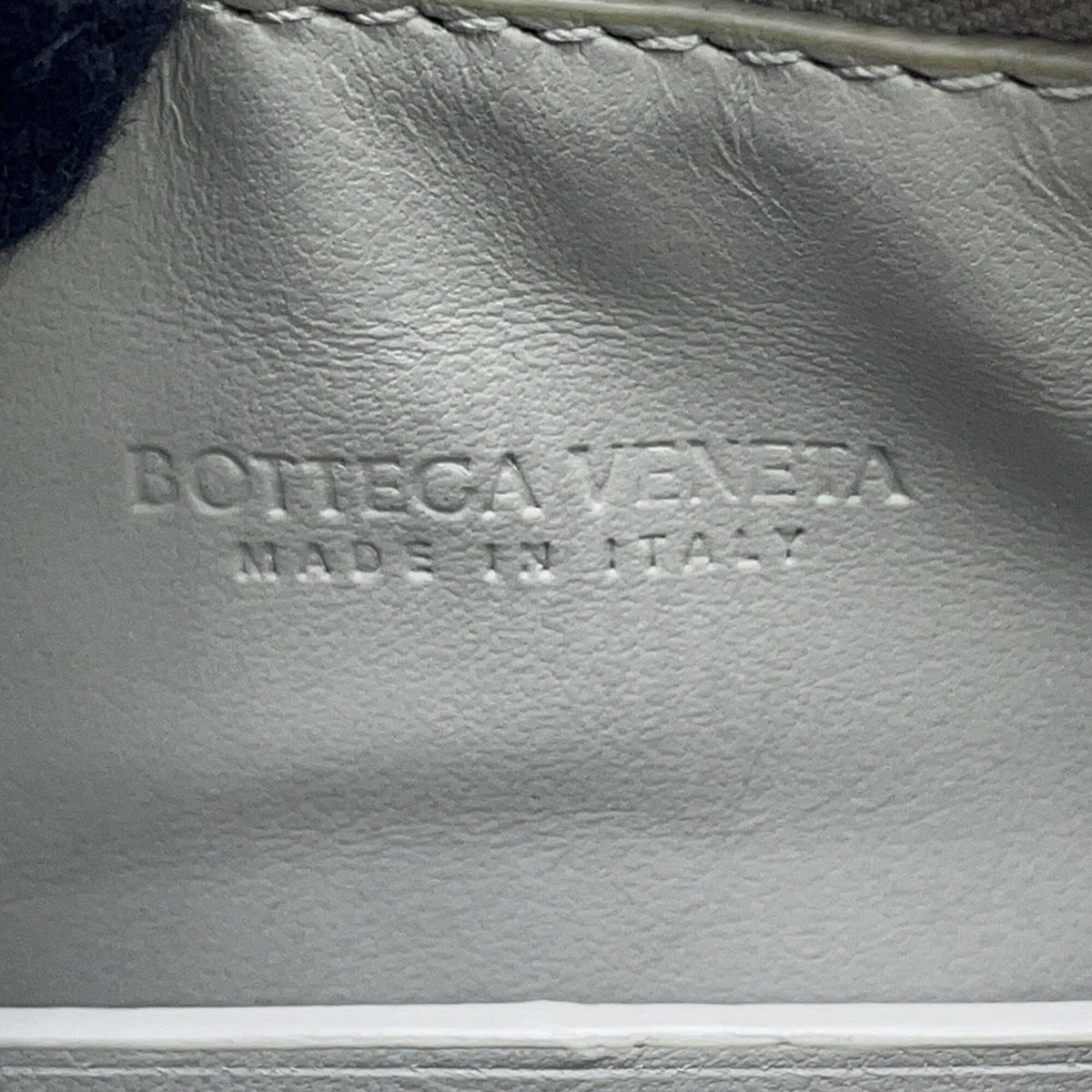 Bottega Veneta Grayish Ivory Leather Handbag (Pre-Owned)