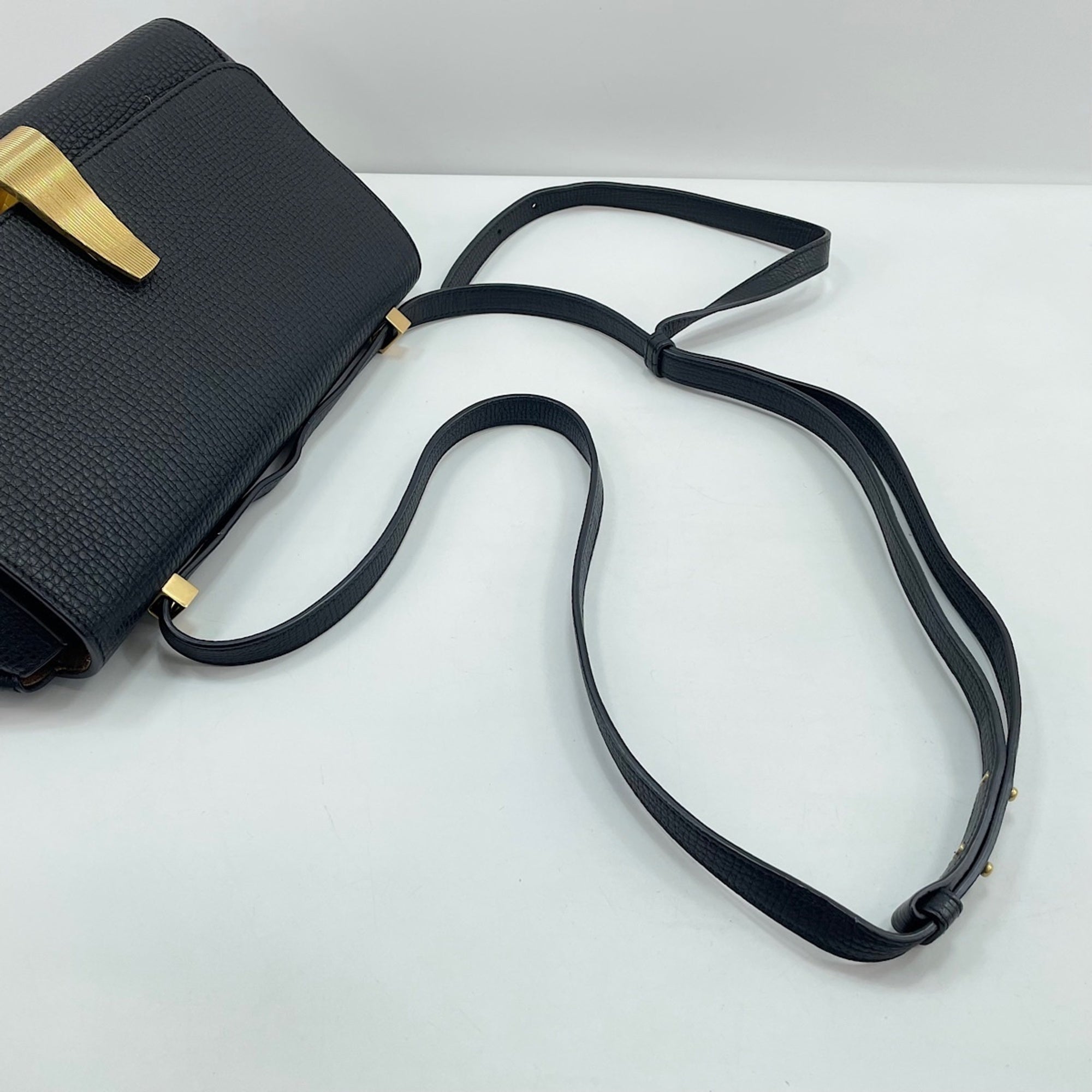 Bottega Veneta Black Shoulder Bag (Pre-Owned)