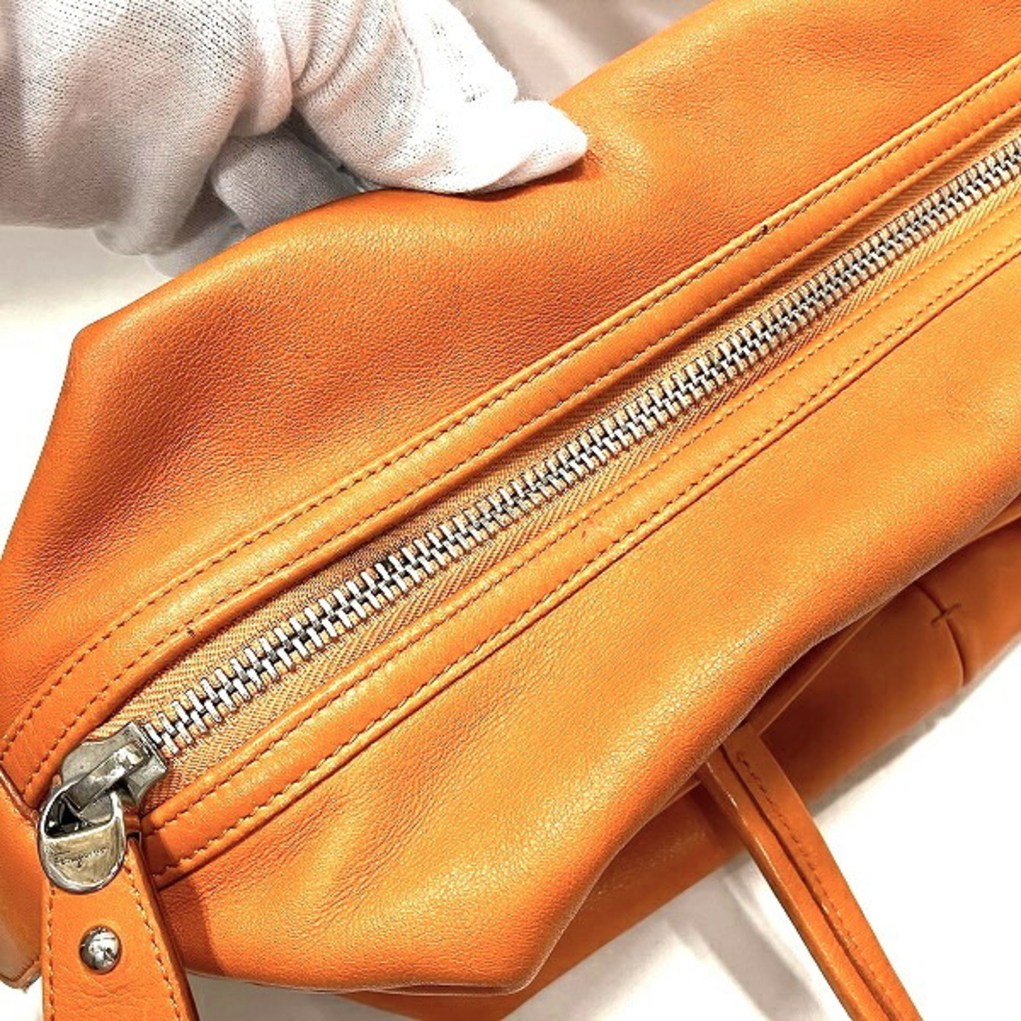 Salvatore Ferragamo Orange Leather Handbag (Pre-Owned)