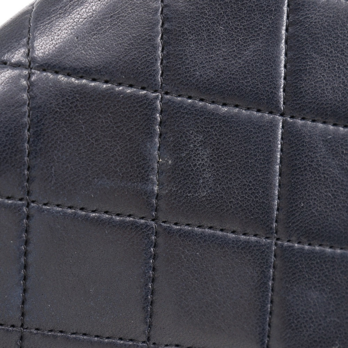 Chanel Black Leather Pochette Shoulder Bag (Pre-Owned)