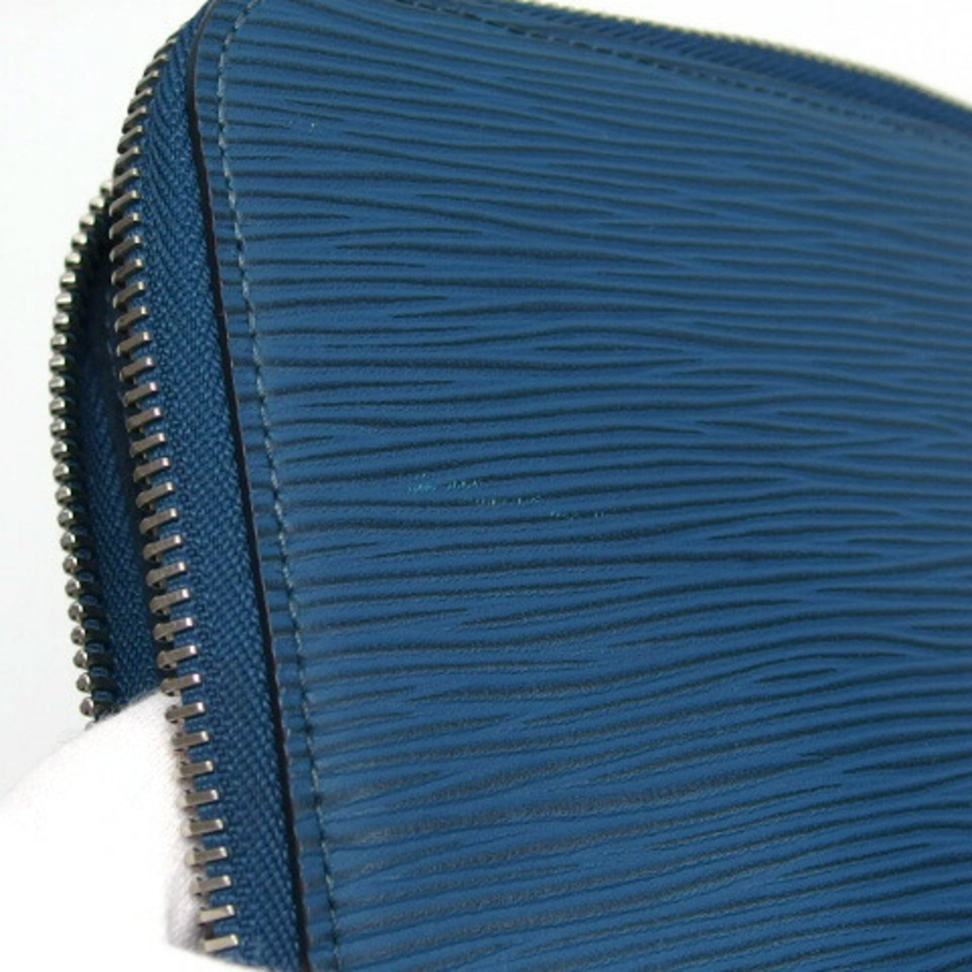 Louis Vuitton Epi Bleu Celeste Epi Leather Clutch Bag Pochette (Pre-Owned)