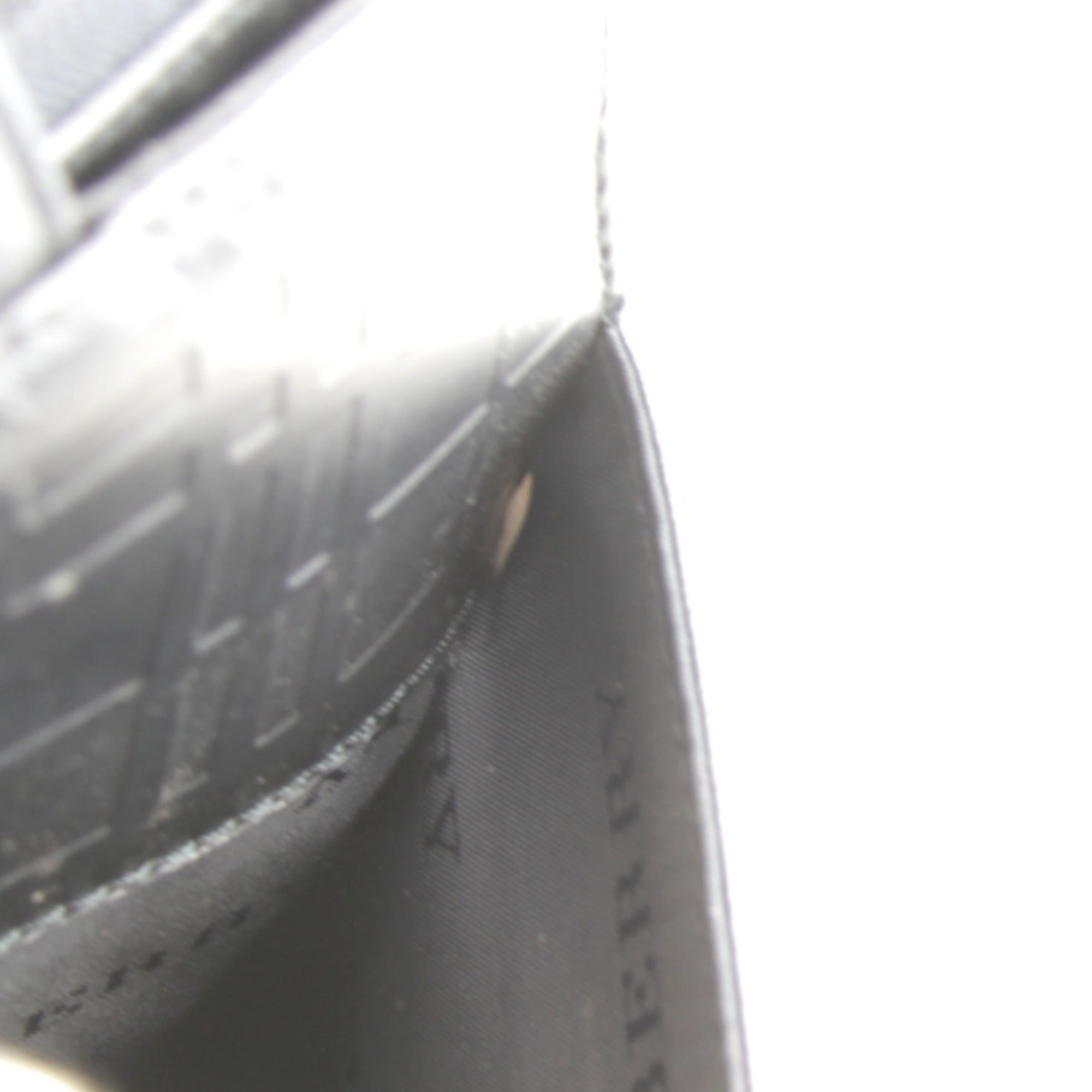 Burberry Black Leather Tote Bag (Pre-Owned)