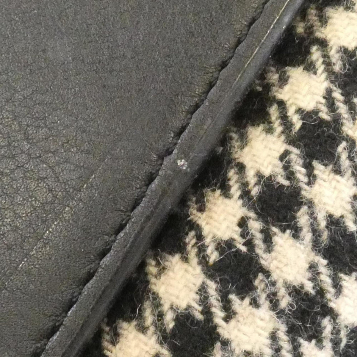 Loewe Black White Wool Leather Shoulder Bag (Pre-Owned)