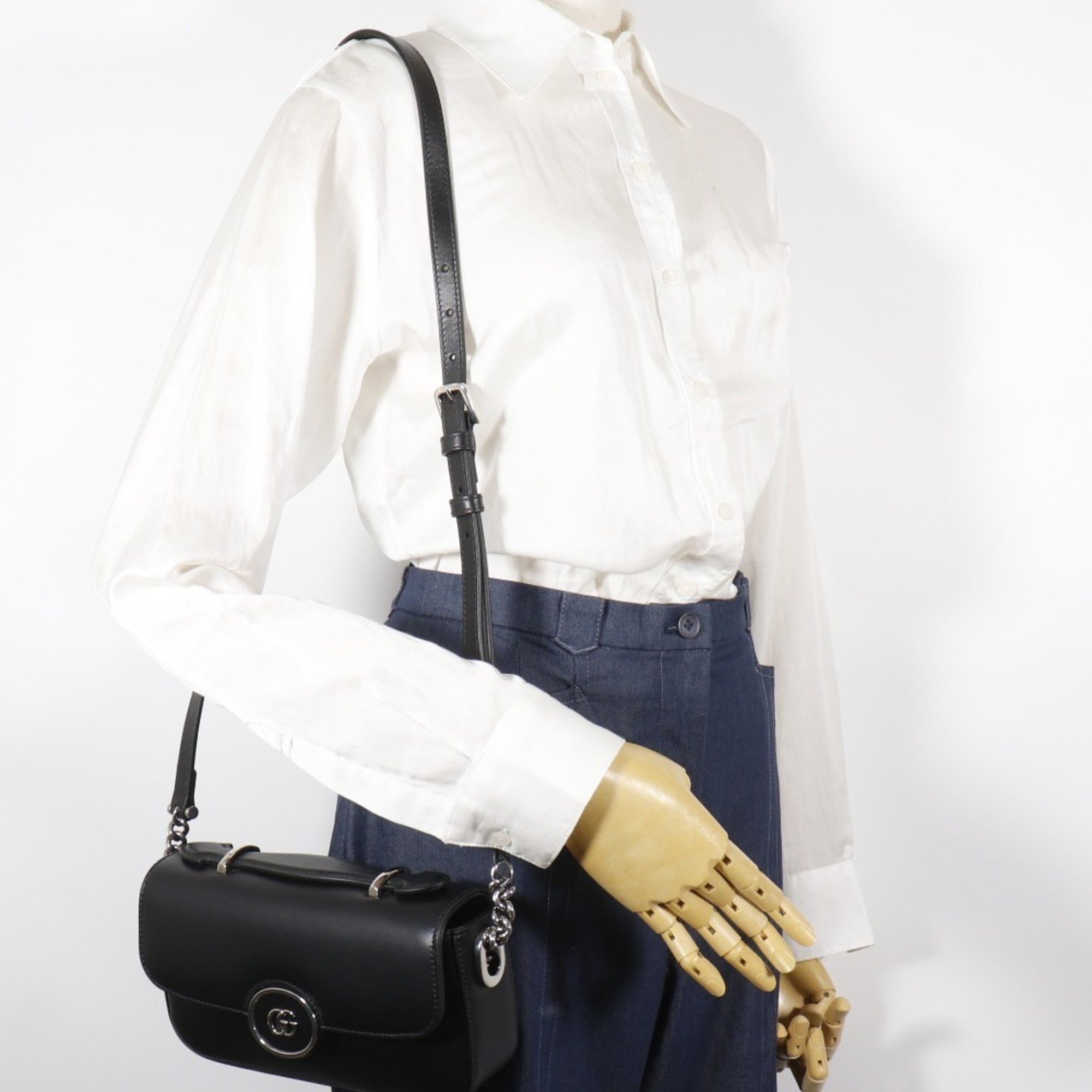 Gucci Black Leather Shoulder Bag (Pre-Owned)