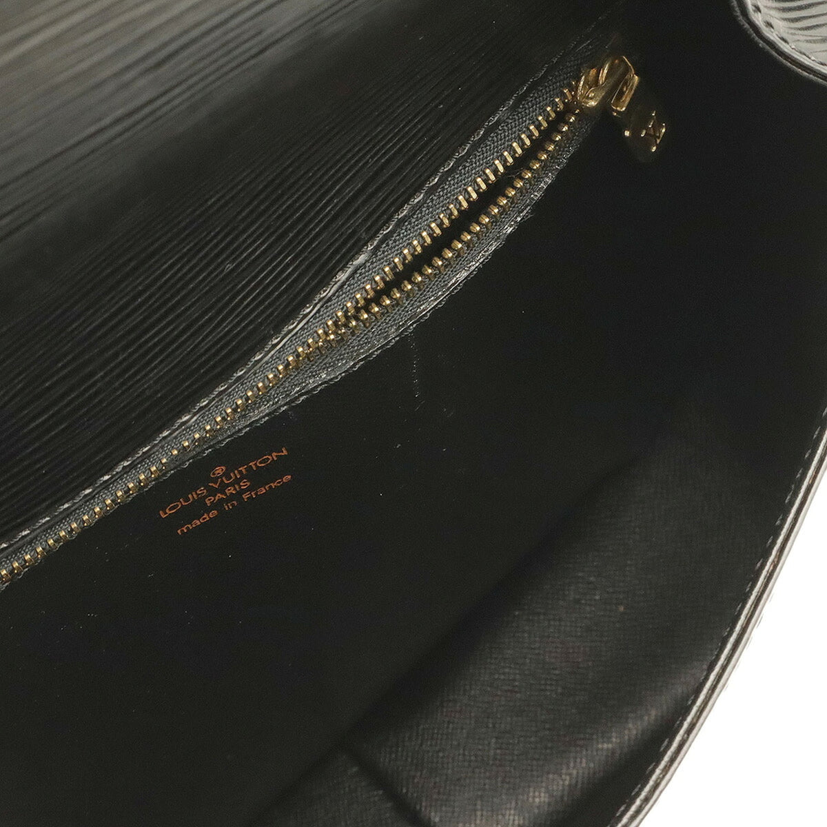 Louis Vuitton Noir Epi Leather Pochette Shoulder Bag (Pre-Owned)