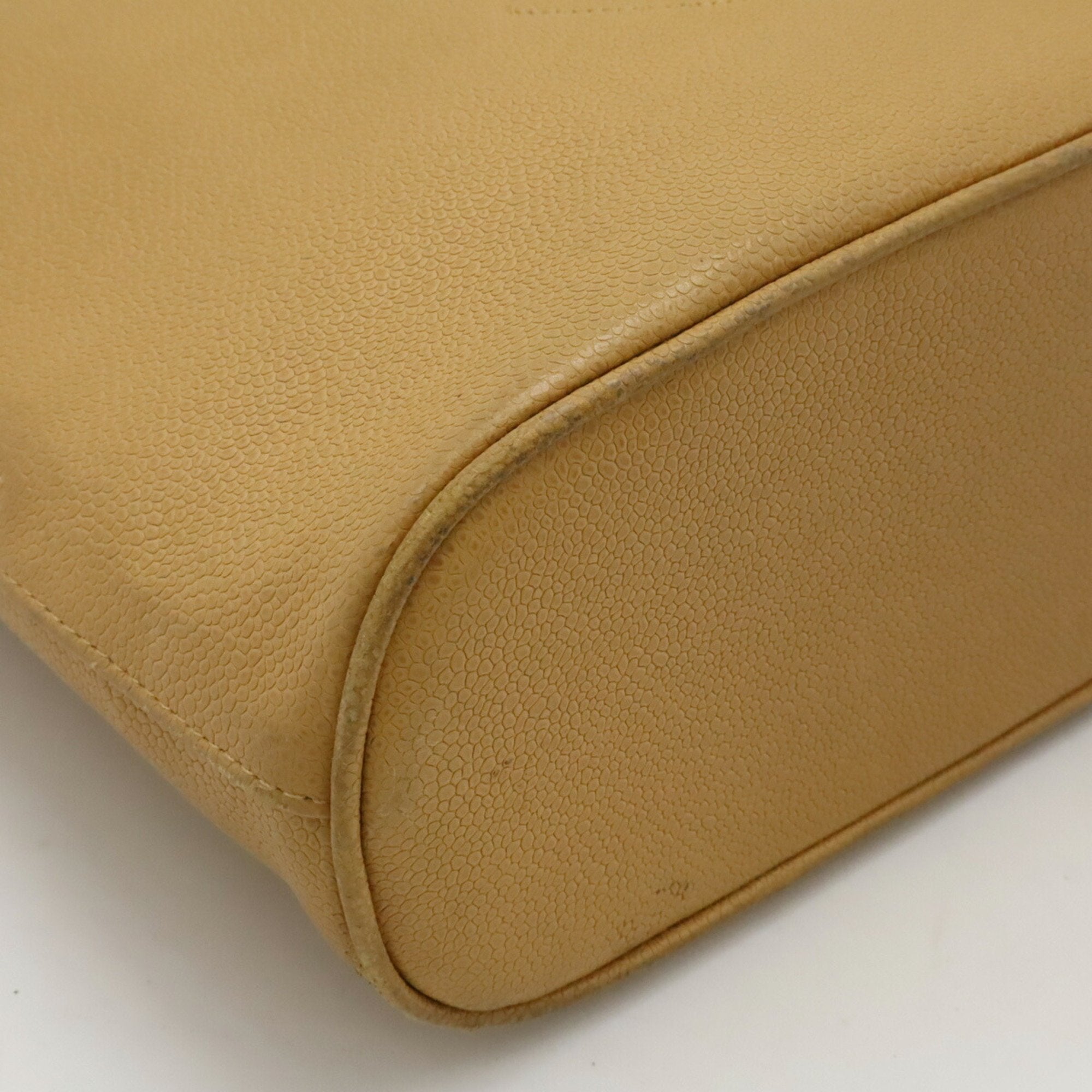 Chanel Caviar Skin Beige Caviar Leather Tote Bag (Pre-Owned)