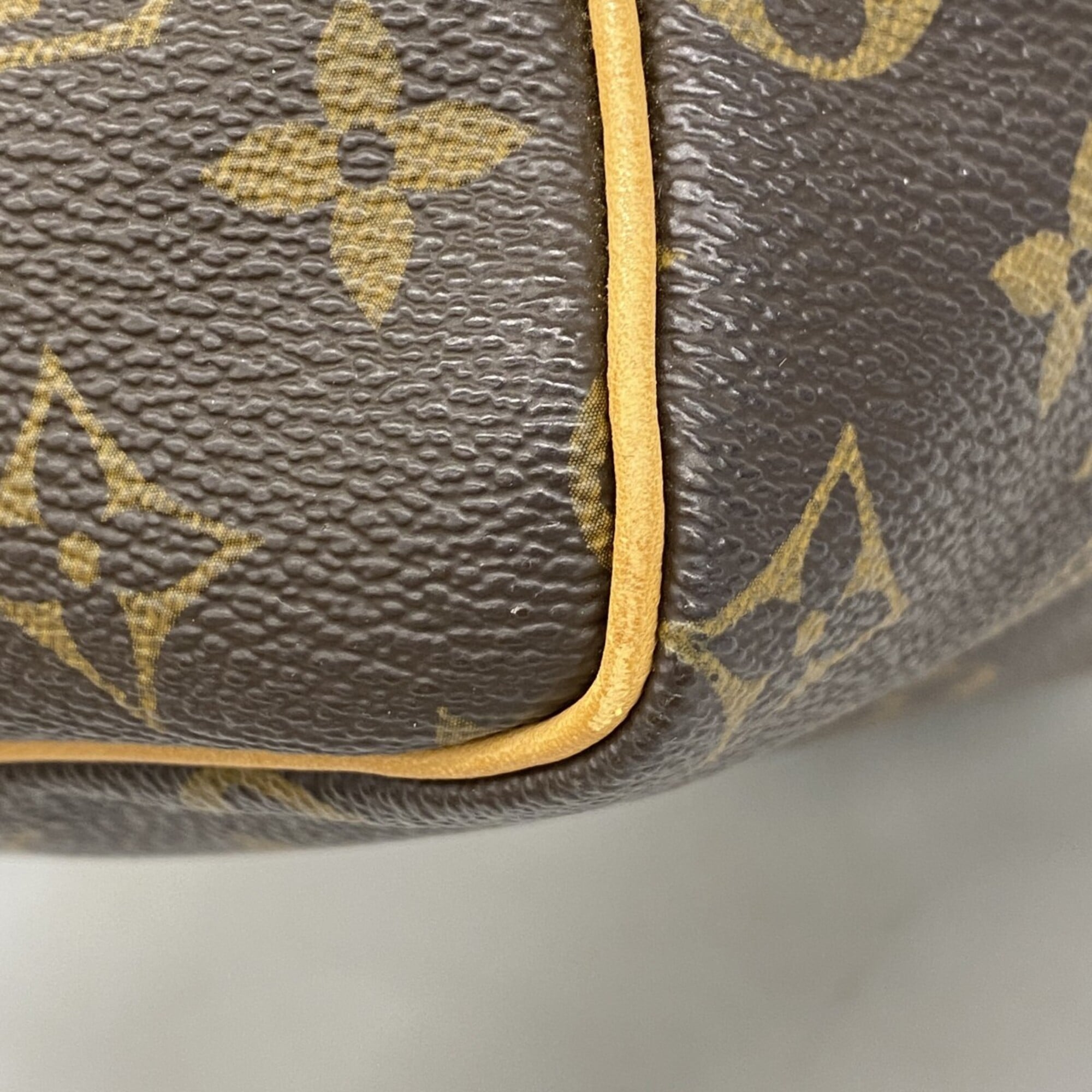 Louis Vuitton Brown Handbag (Pre-Owned)