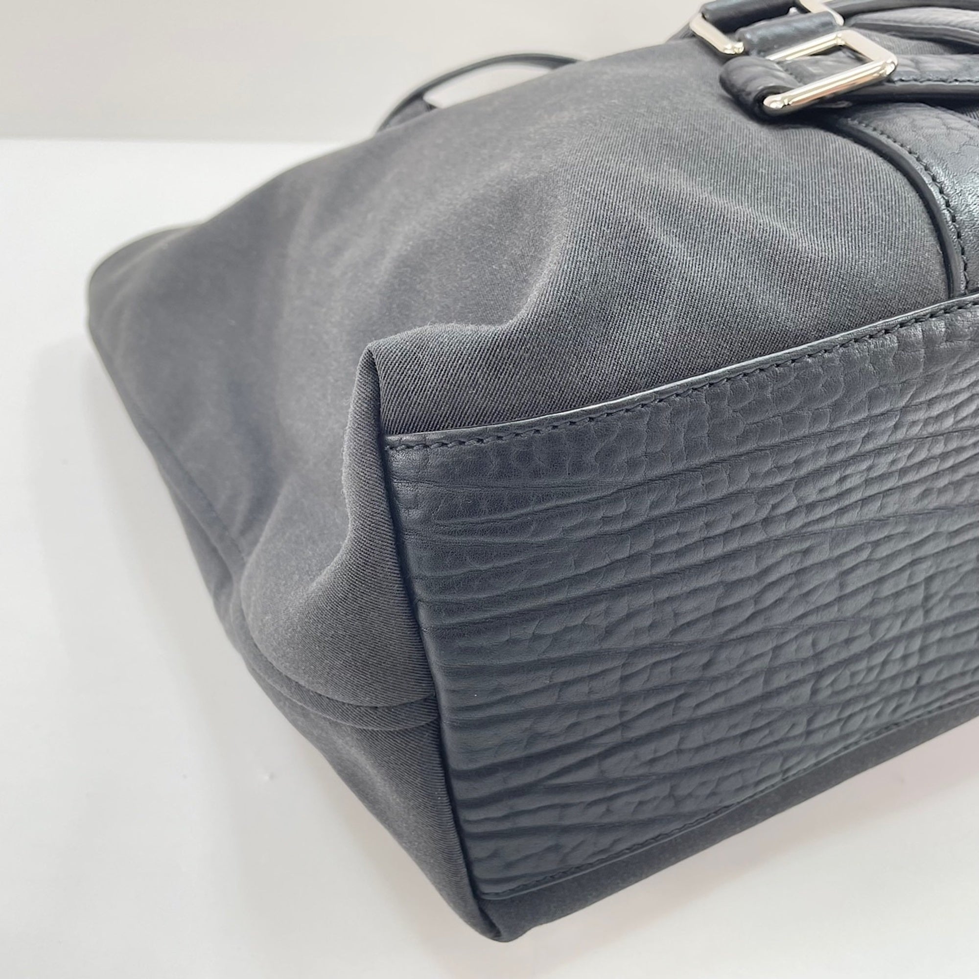 Yves Saint Laurent Black Tote Bag (Pre-Owned)