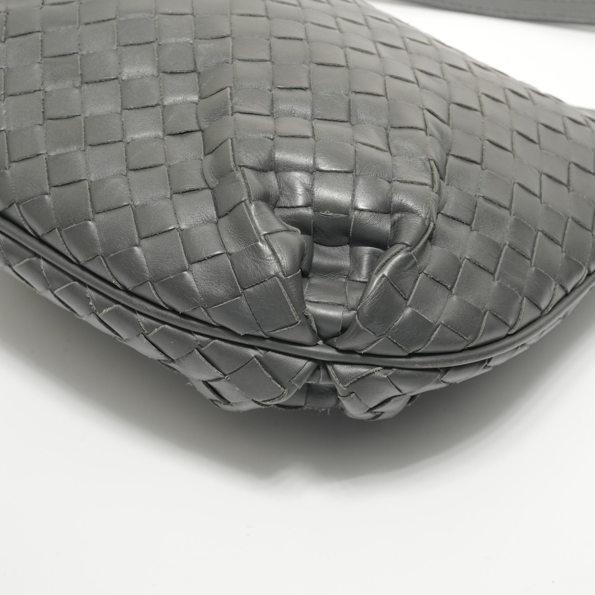 Bottega Veneta Intrecciato Gray Intrecciato Shoulder Bag (Pre-Owned)